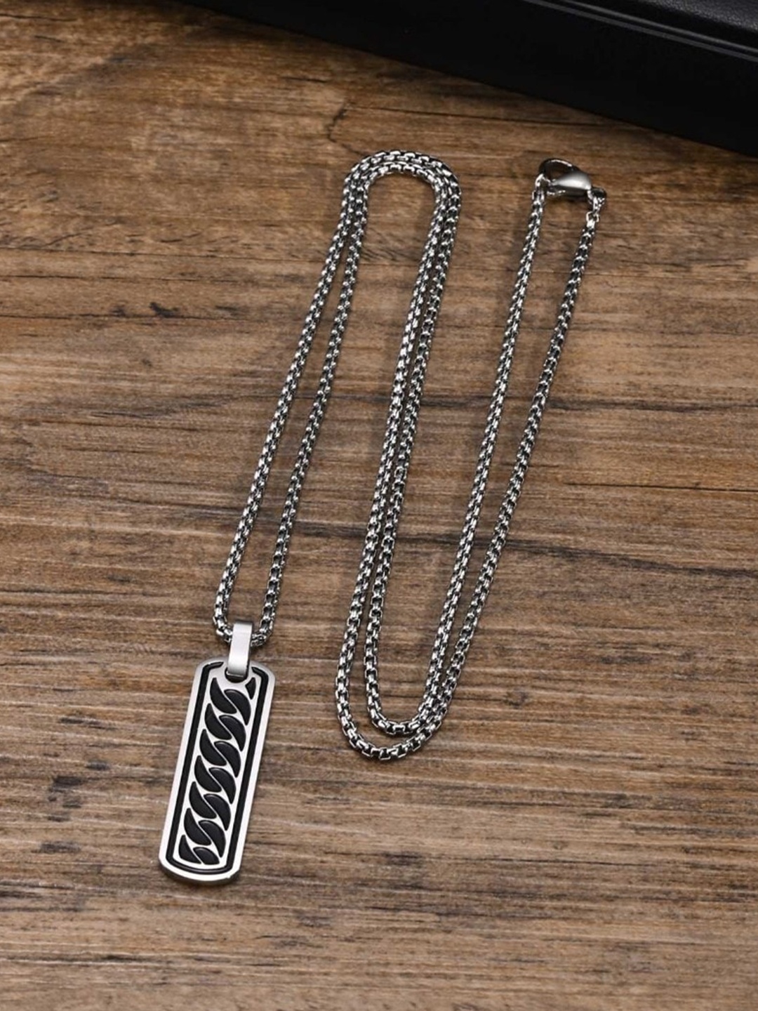 

SALTY Men Gemini Apex Pendants With Chains, Silver