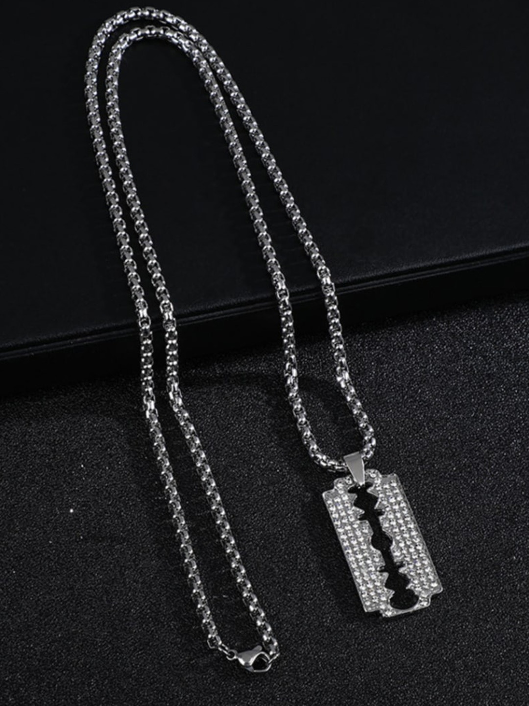 

SALTY Blade Bold Men Stainless Steel Contemporary Pendant with Chain, Silver