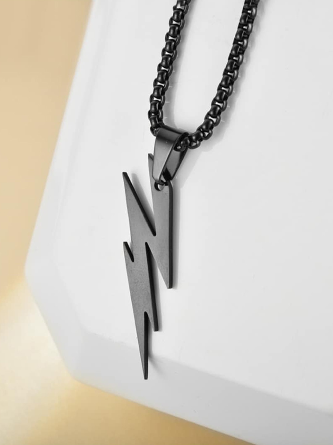 

SALTY Voltage Men Stainless Steel Contemporary Pendant with Chain, Black