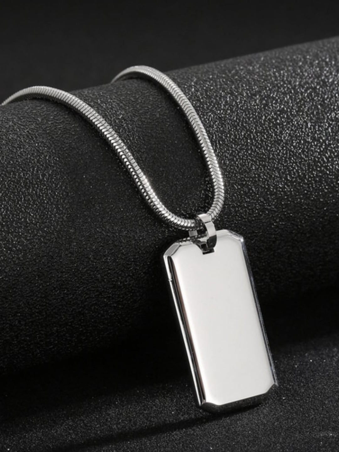 

SALTY Silver-Plated Geometric Pendant With Chain