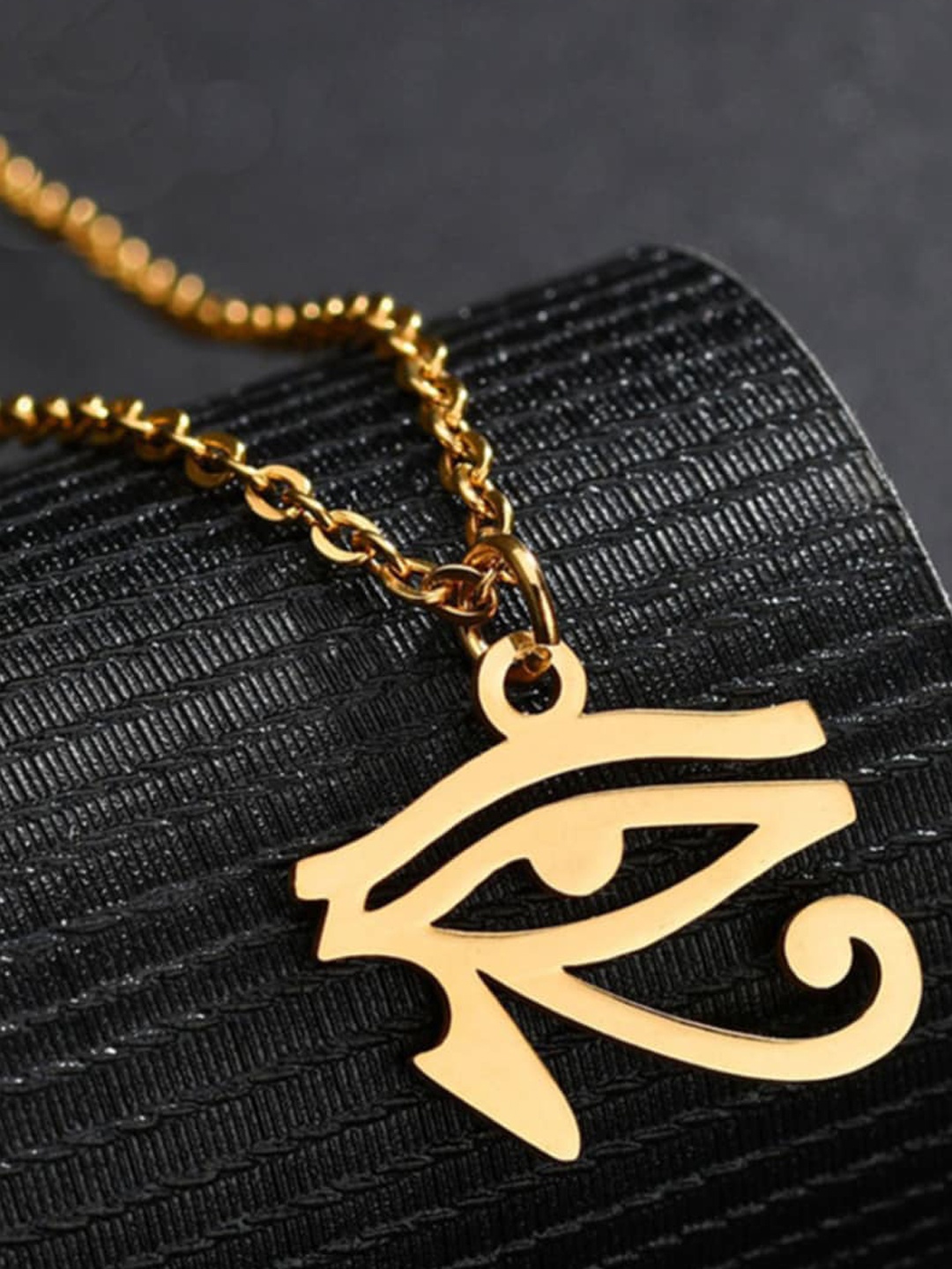 

SALTY Men Geometric Pendants with Chains, Gold