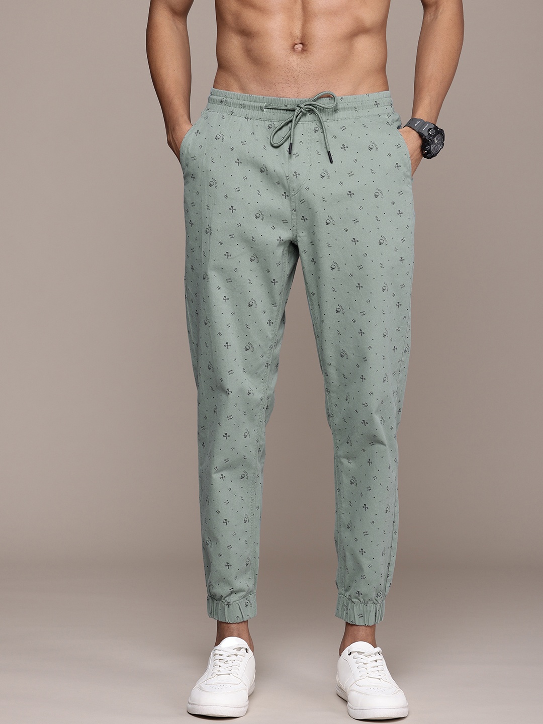 

Roadster Men Printed Joggers, Green