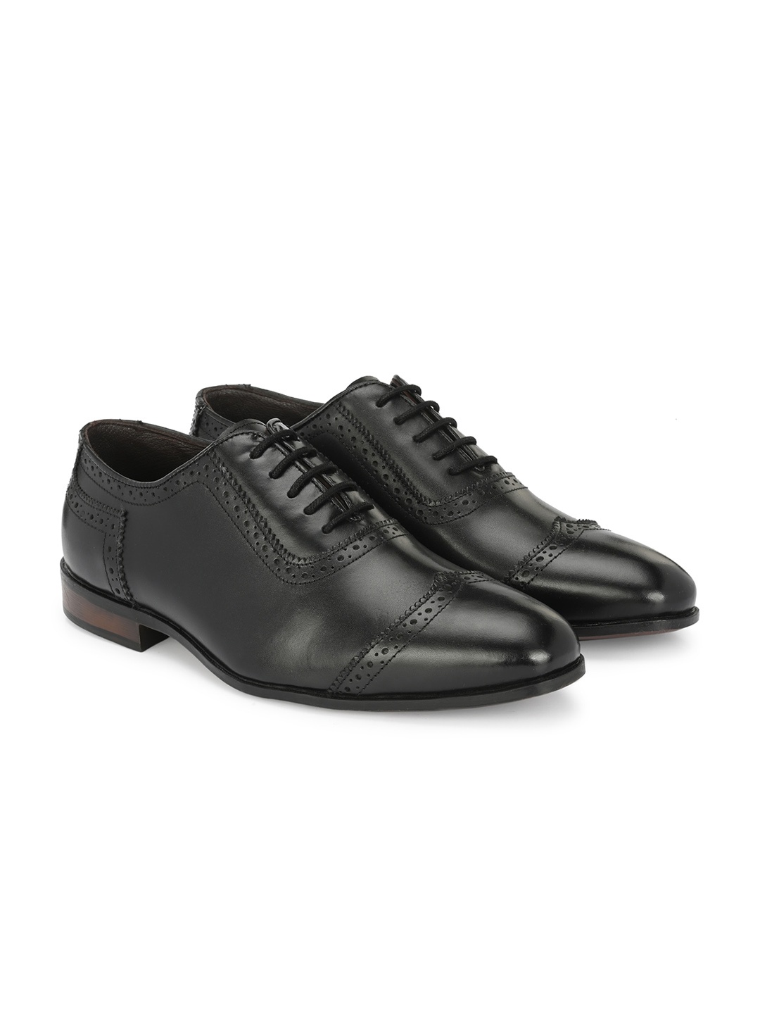 

Egoss Men Textured Round Toe Leather Formal Brogues Shoes, Black