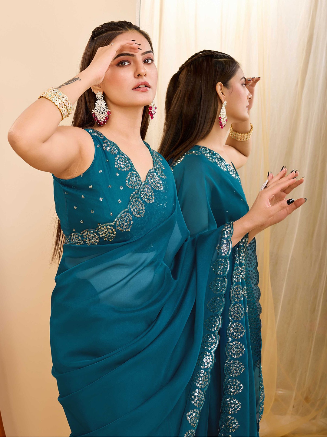 

HERE&NOW Embellished Sequinned Organza Saree, Teal
