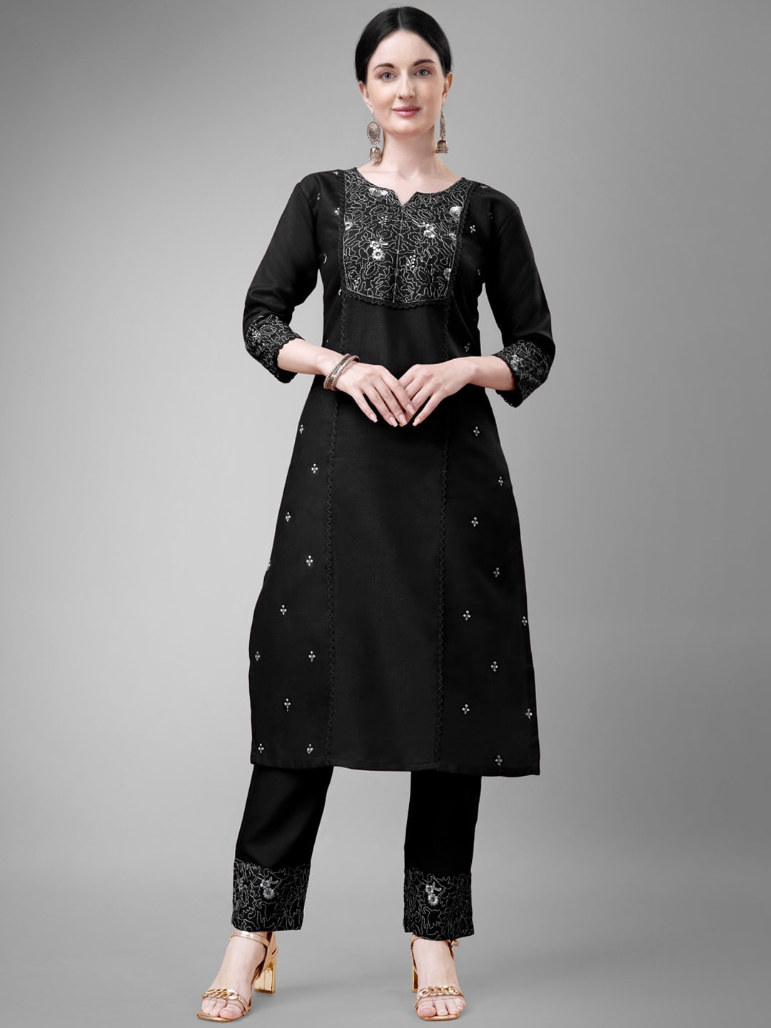 

ARADHNA Ethnic Motifs Yoke Design Round Neck Straight Kurta with Churidar, Black