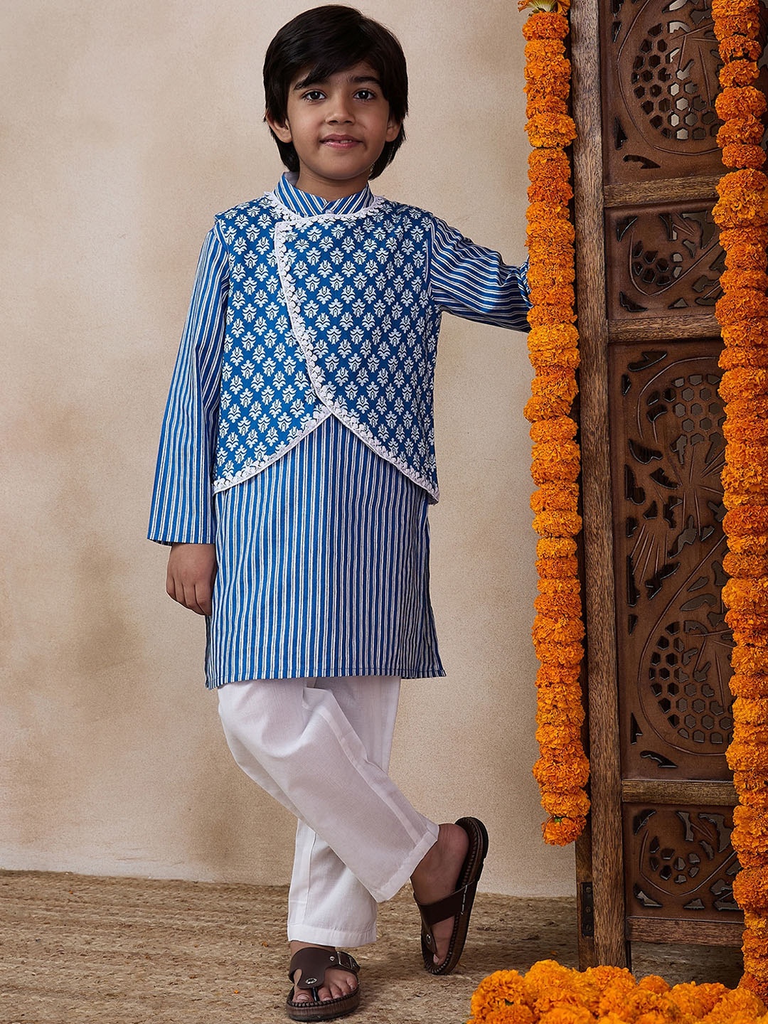 

pspeaches Boys Mandarin Collar Floral Regular Kurta with Pyjamas, Blue