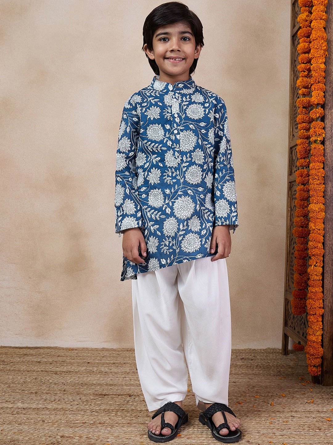 

pspeaches Boys Mandarin collar Ethnic Motifs Printed Regular Kurta with Salwar, Blue