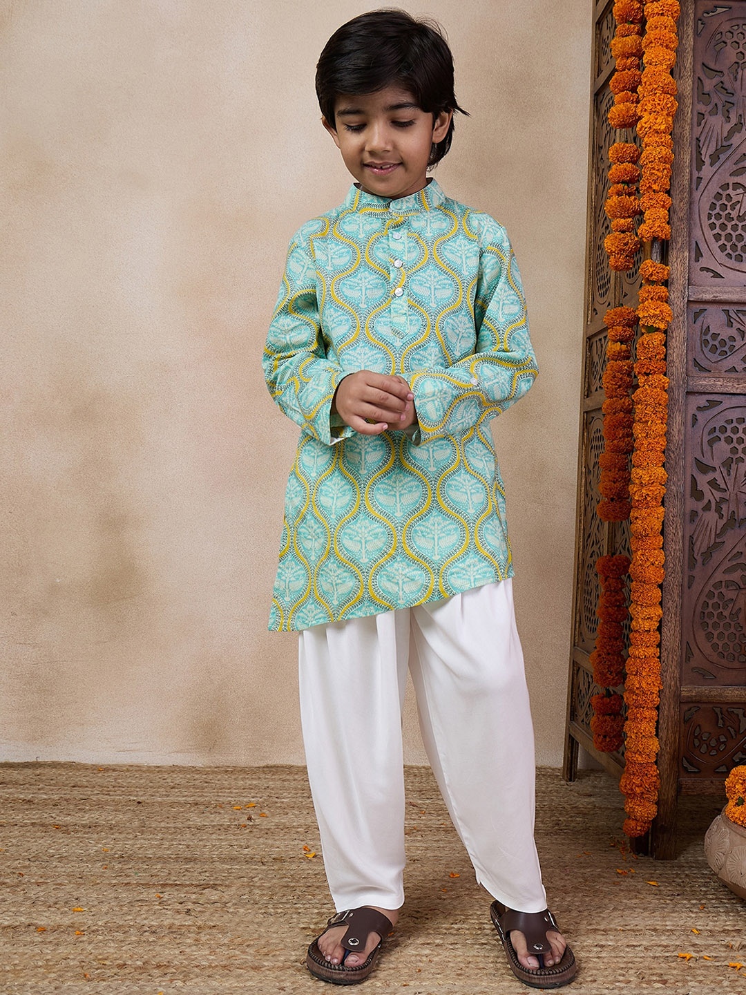 

pspeaches Boys Mandarin collar Floral Printed Regular Kurta with Salwar, Green