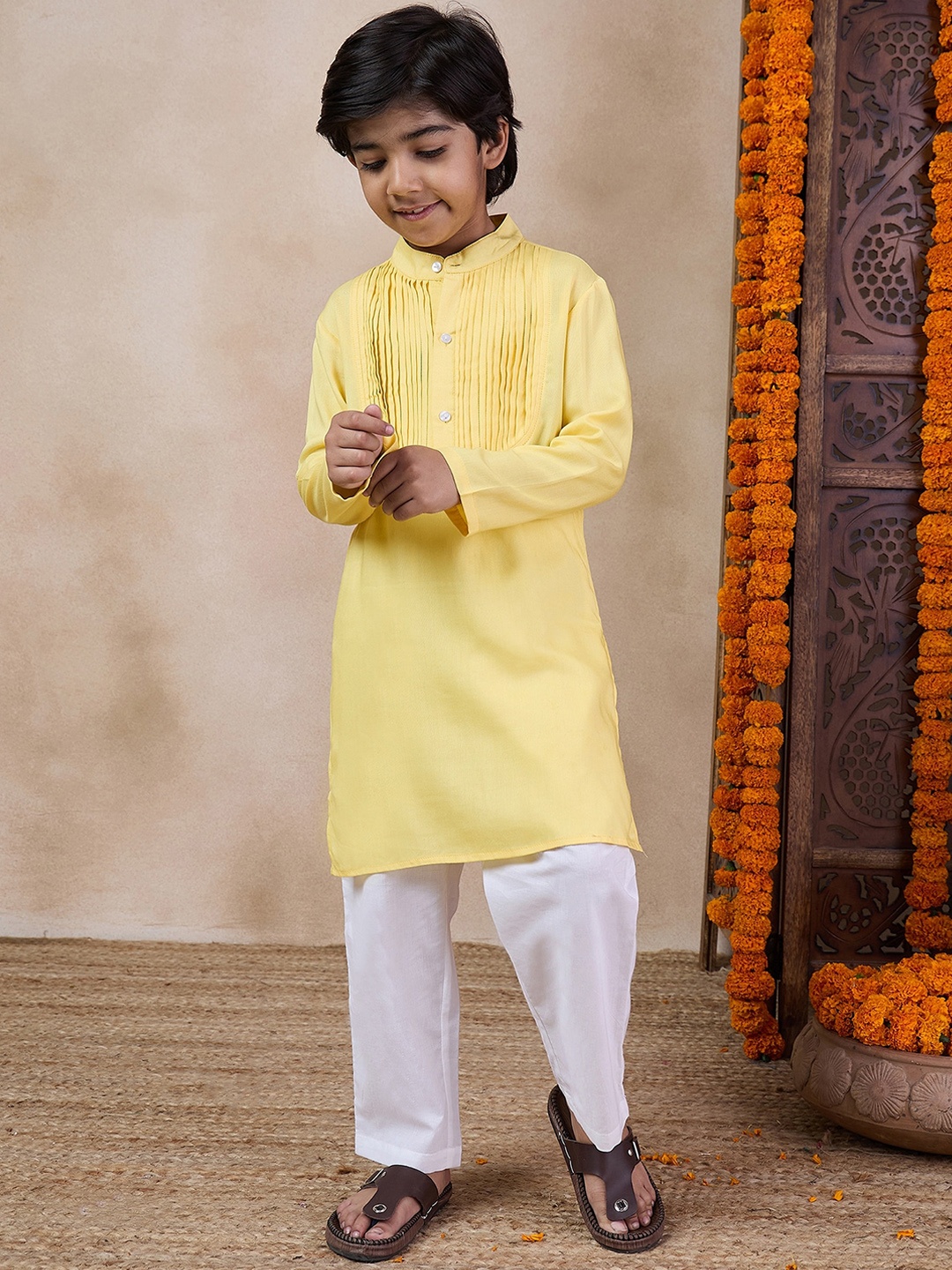 

pspeaches Boys Yoke Design Band Collar Straight Kurta with Pyjamas, Yellow