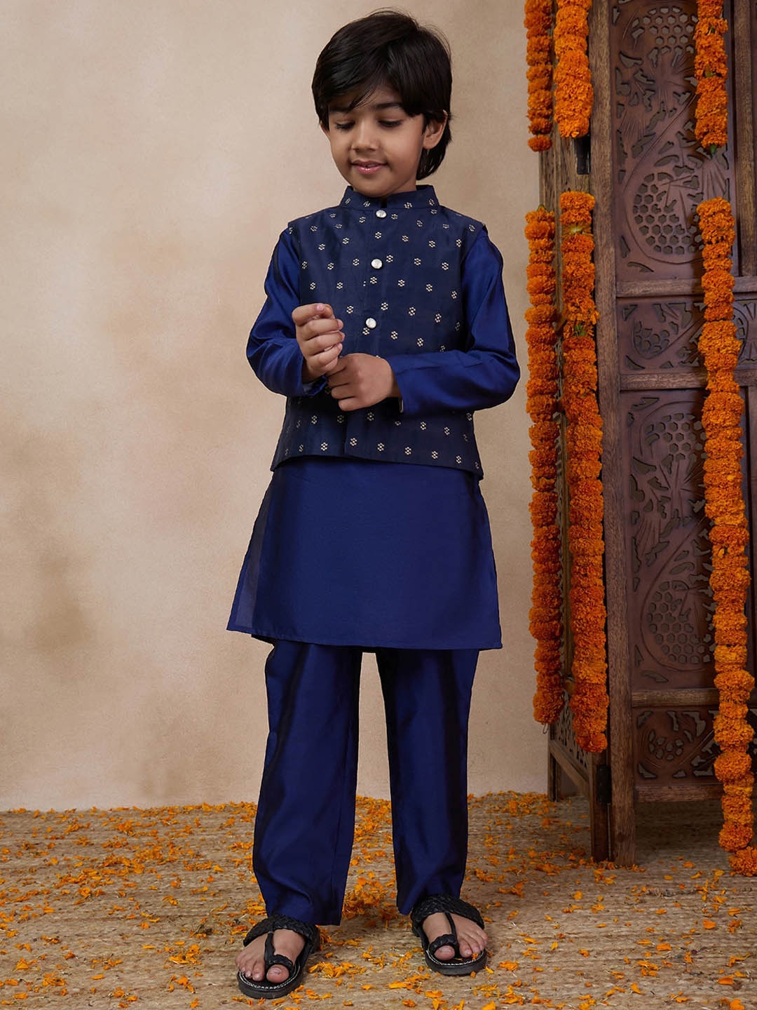 

pspeaches Boys Mandarin Collar Straight Kurta & Pyjamas With Nehru jacket, Blue