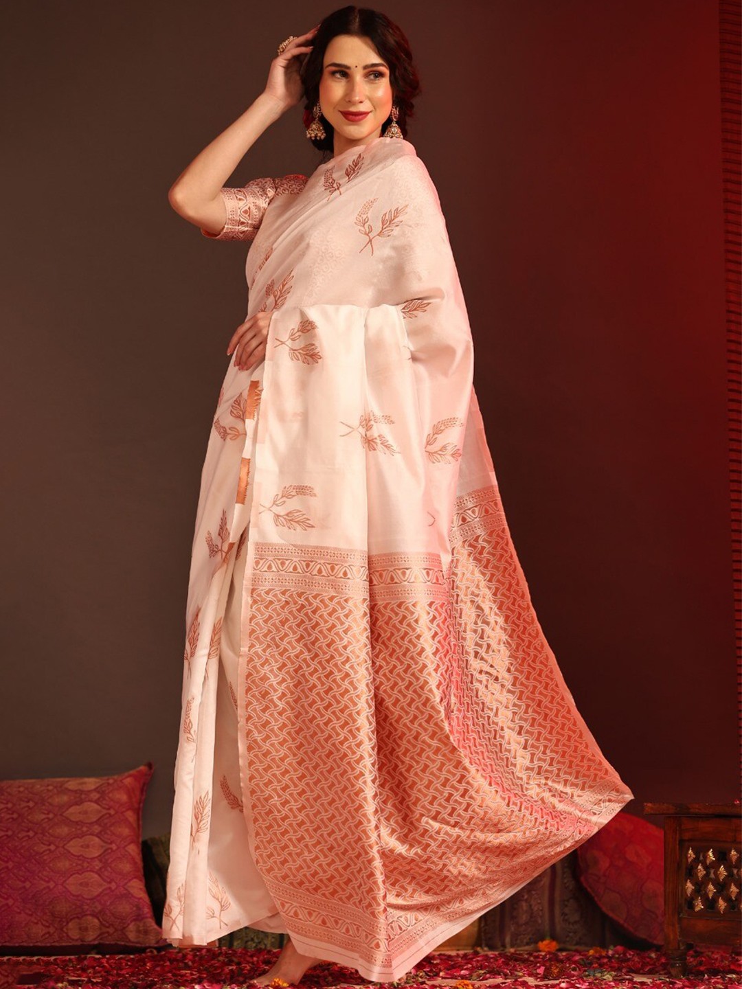 

nirja Fab Ethnic Motifs Woven Design Zari Banarasi Saree, White