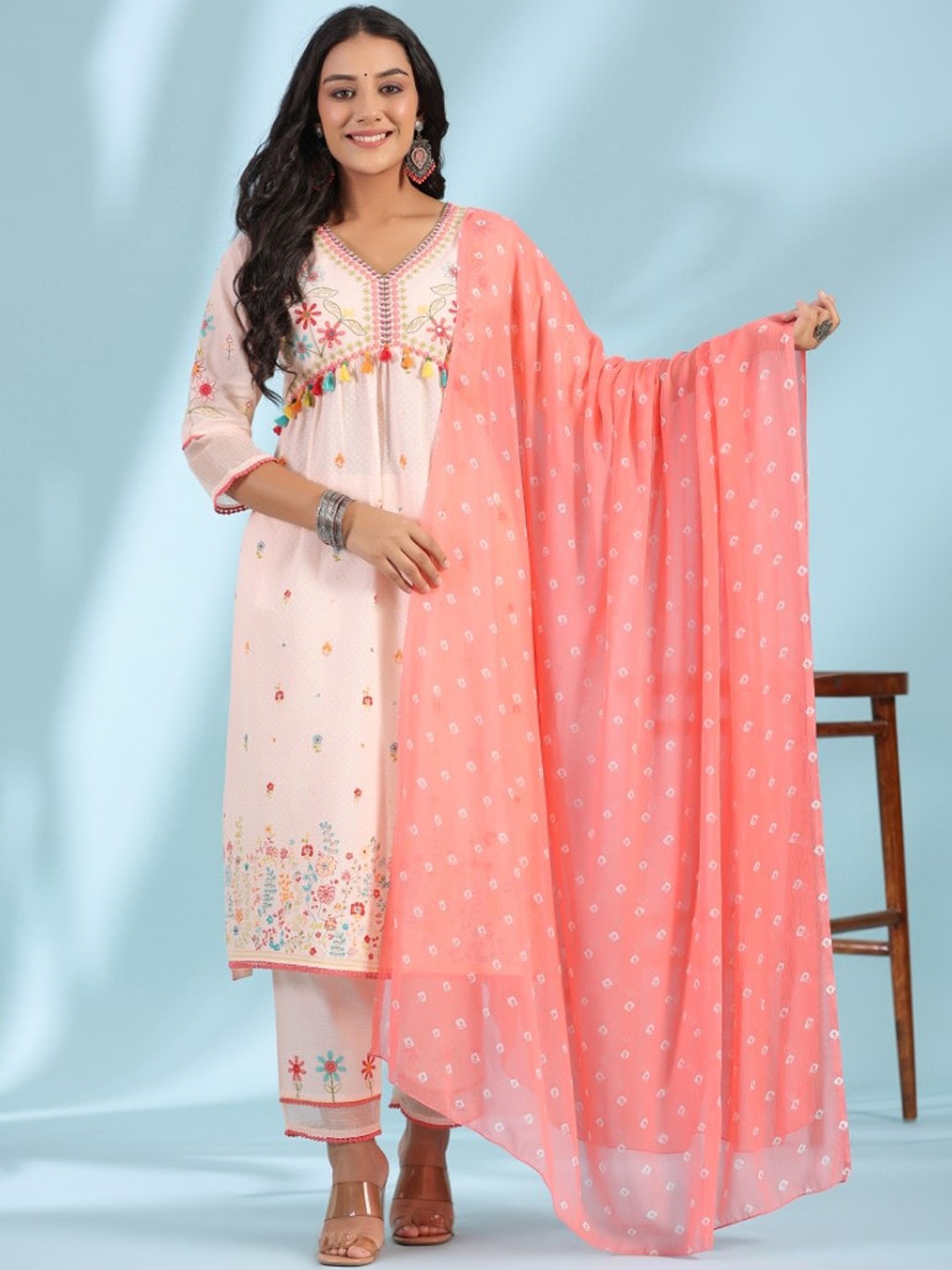 

Juniper Ethnic Motifs Printed V-Neck A-Line Kurta with Trousers & Dupatta, Peach