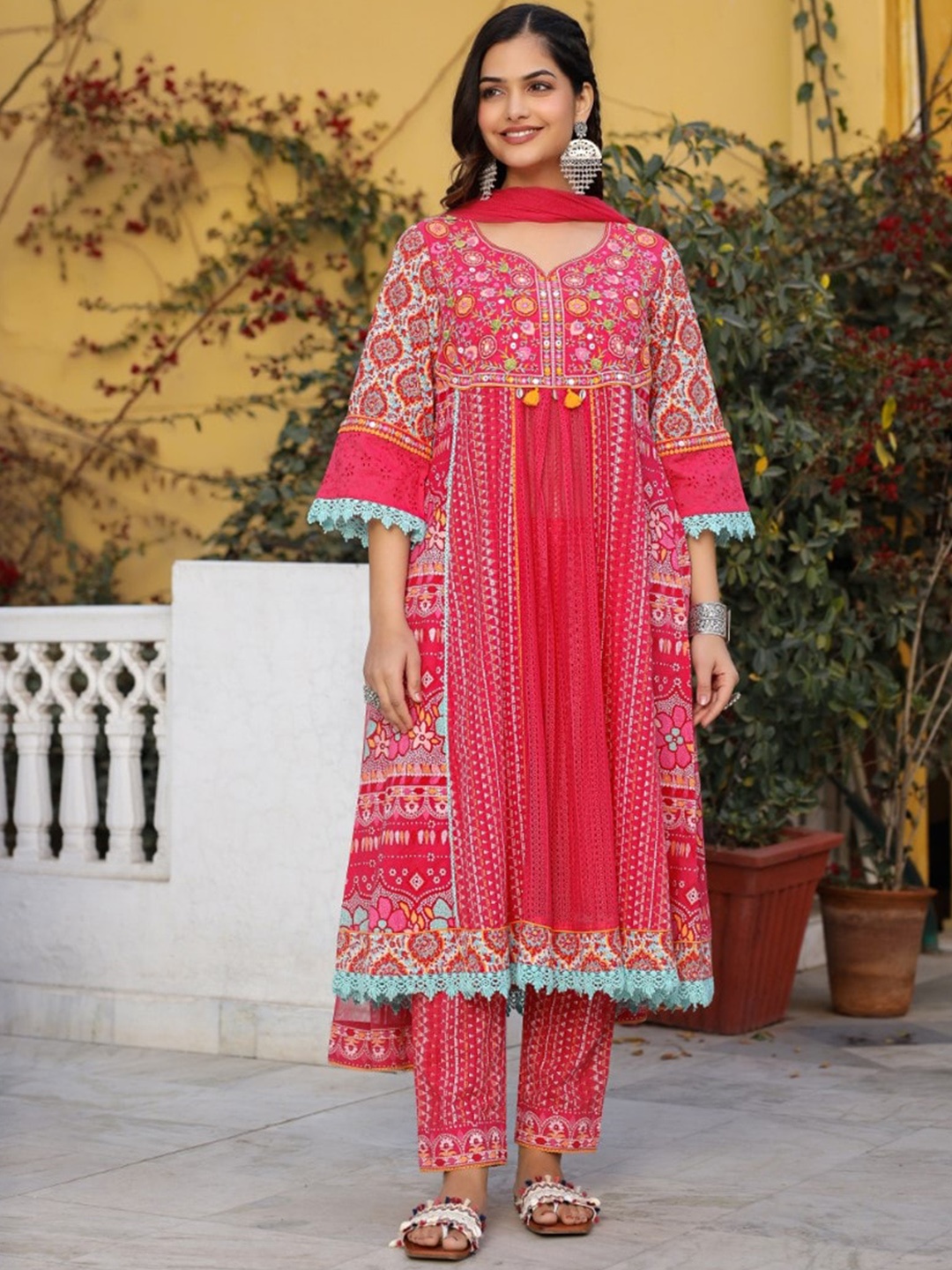 

Juniper Floral Embroidered Thread Work Anarkali Kurta With Trouser & Dupatta, Pink