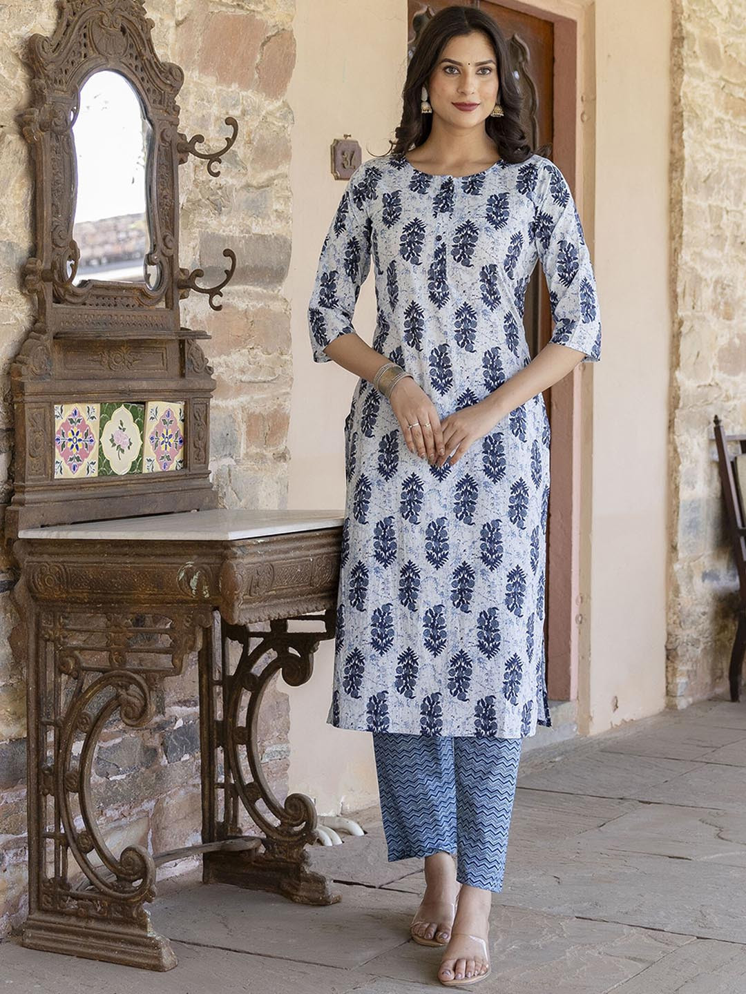 

Nayo Round Neck Ethnic Motifs Printed Pure Cotton Straight Kurta with Trouser, Blue