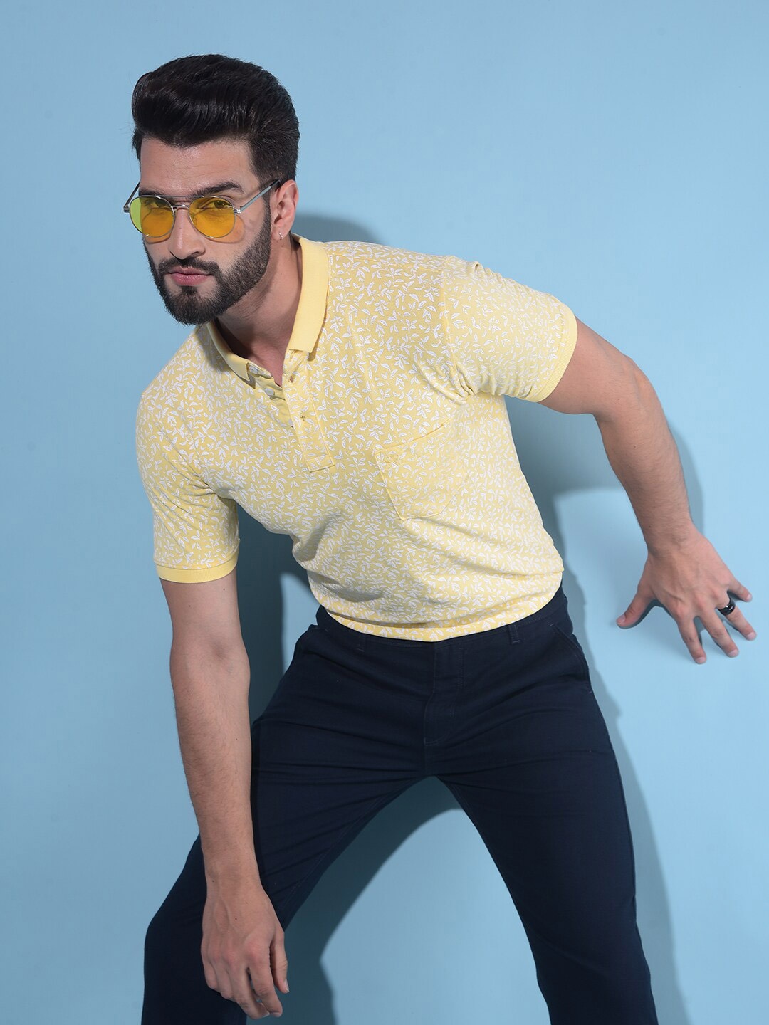 

Crimsoune Club Men Printed Pockets Slim Fit T-shirt, Yellow