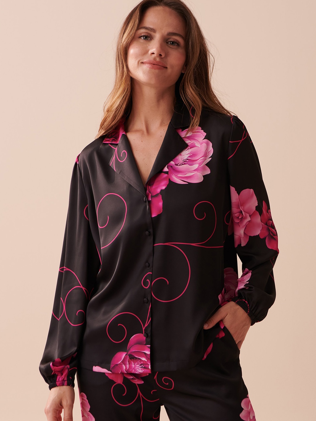 

La Vie en Rose Printed Long Sleeve Button-Down Shirt, Black