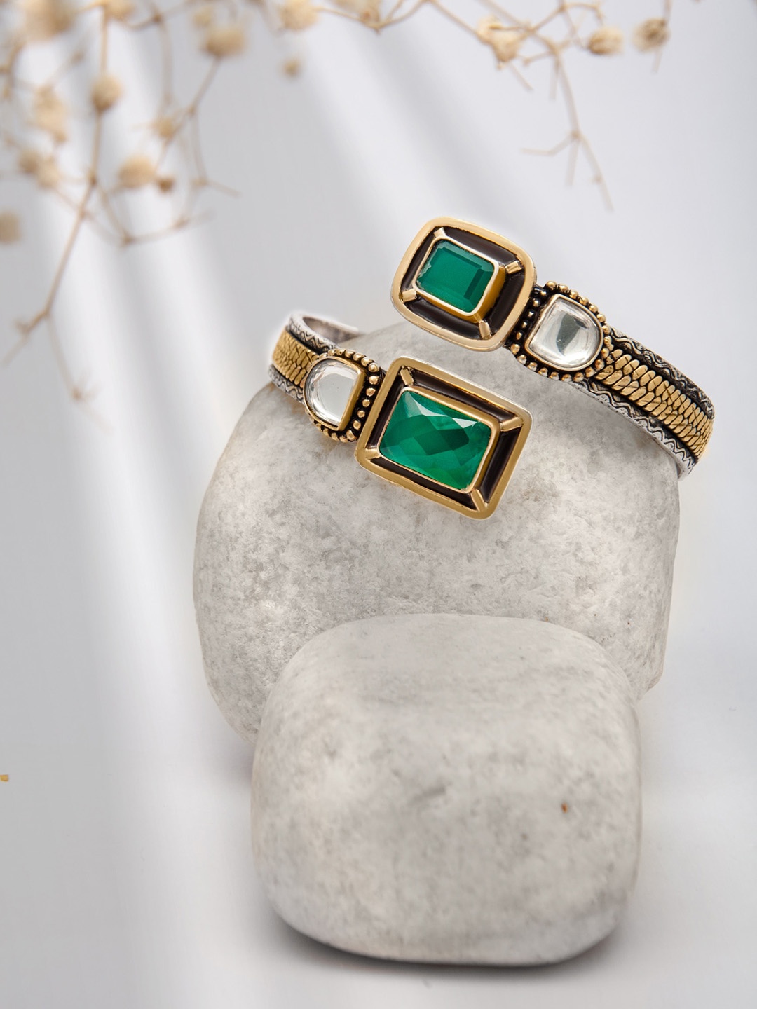 

Neeta Boochra 925 Sterling Silver Onyx 22K Gold-Plated Cuff Bracelet, Green