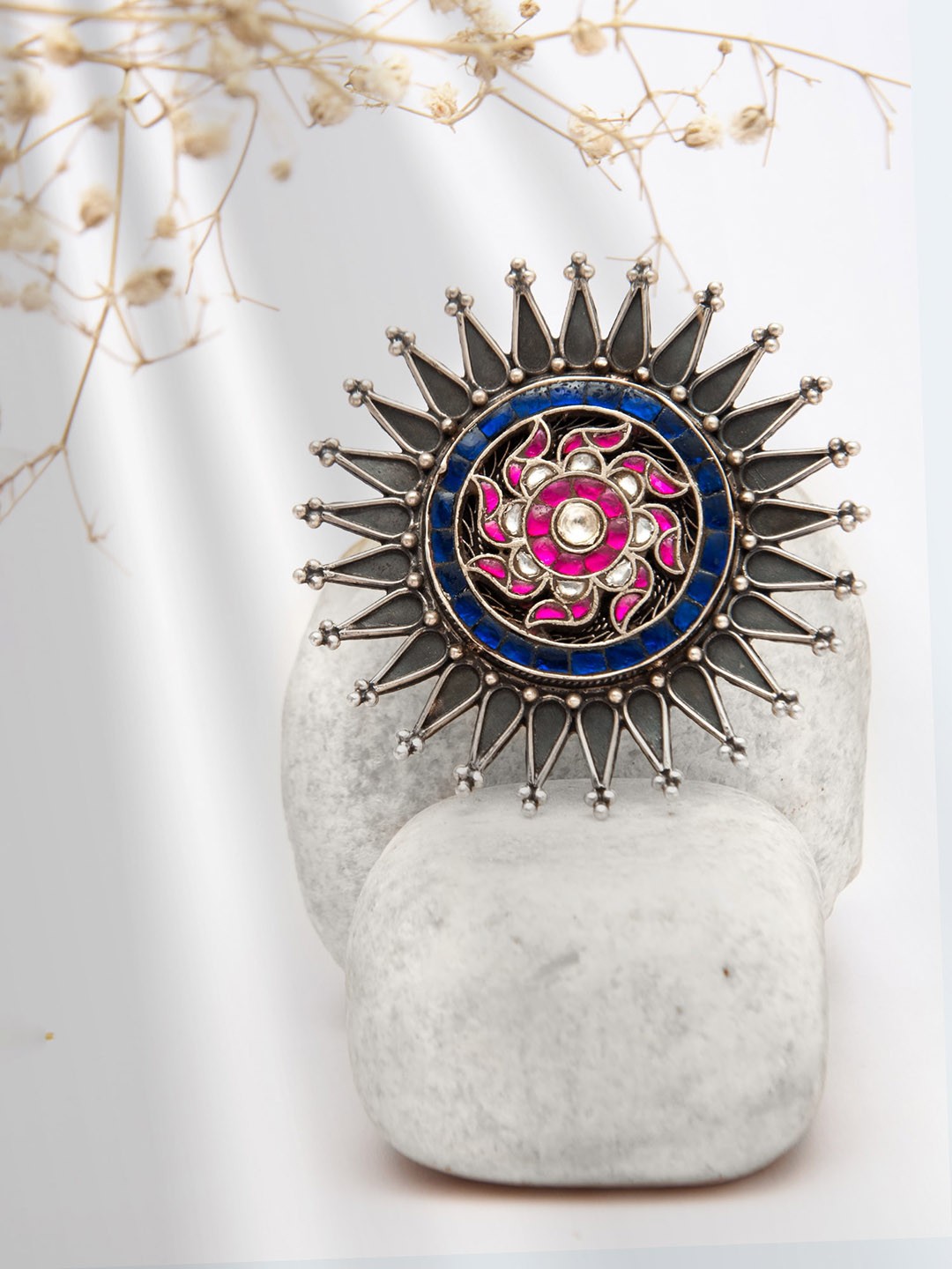 

Neeta Boochra 925 Sterling Silver Rhodium-Plated Kundan Studded Fing Ring