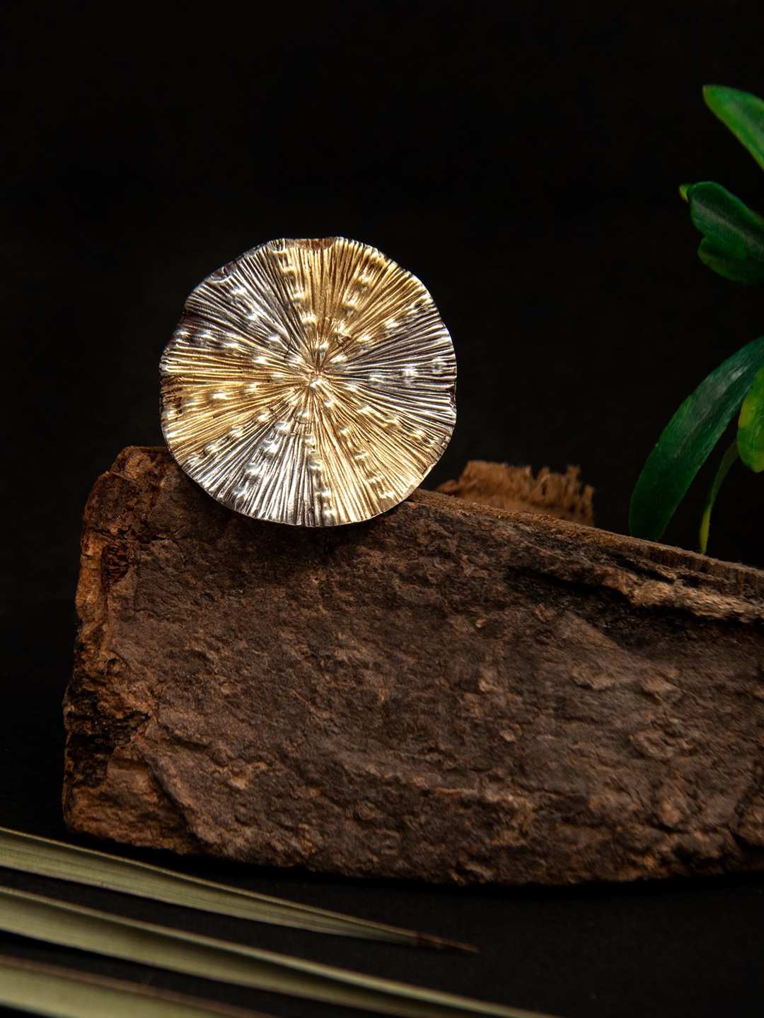 

Neeta Boochra 22KT Gold Plated 925 Sterling Silver Finger Ring