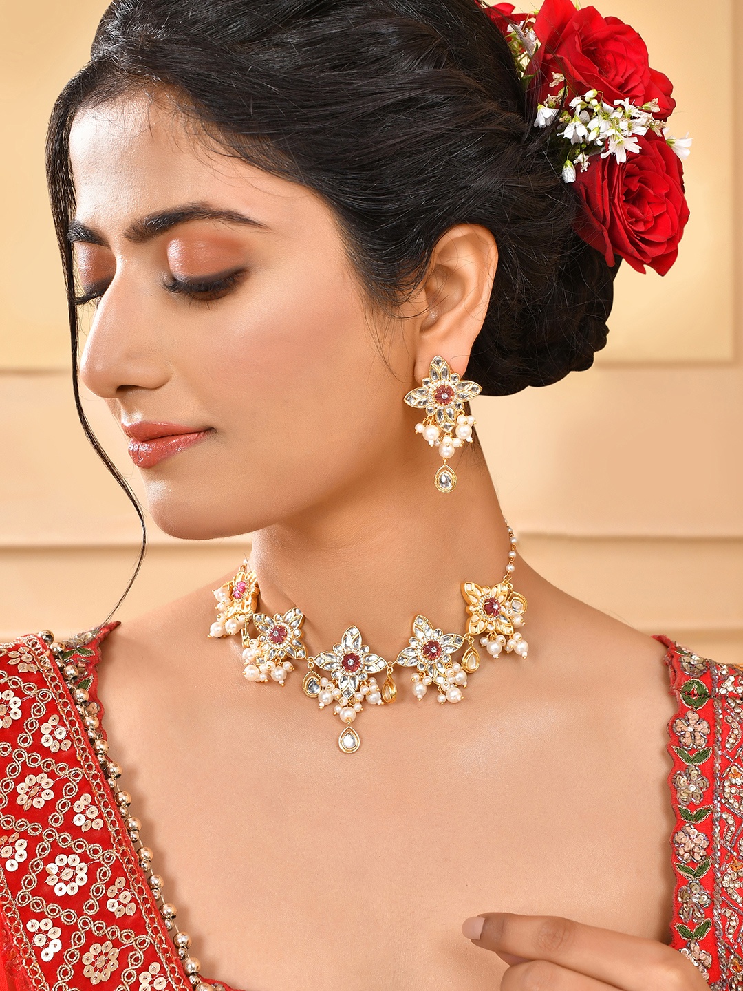 

Voylla Gold Plated Kundan CZ Studded & Beaded Jewellery Set