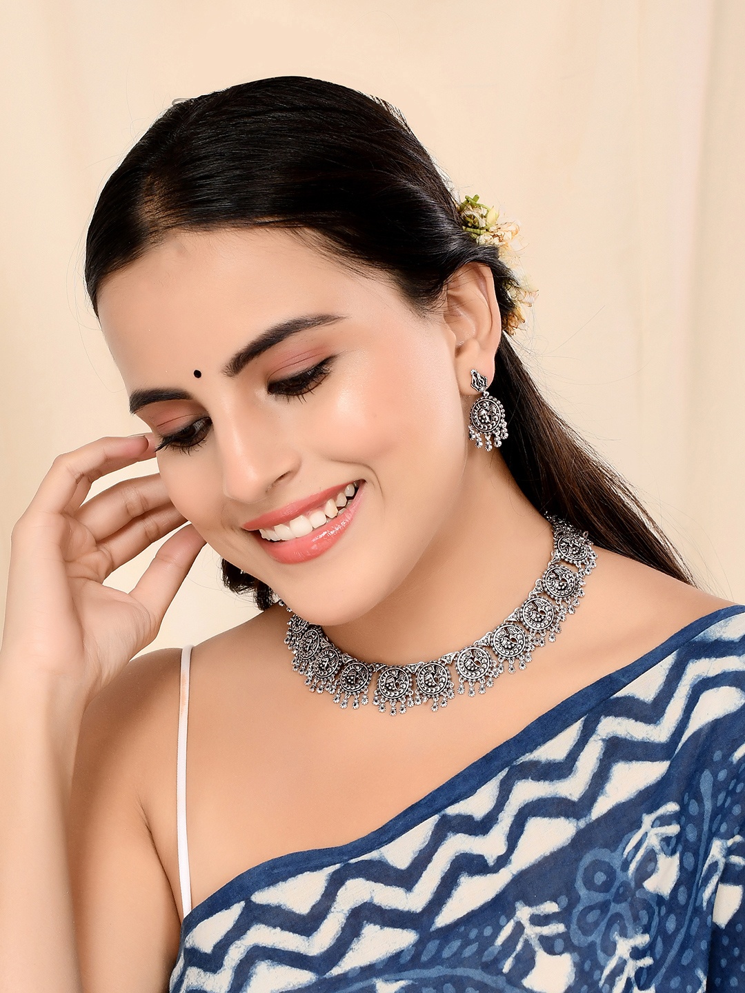 

Voylla Silver Plated Oxidized Jewellery Set