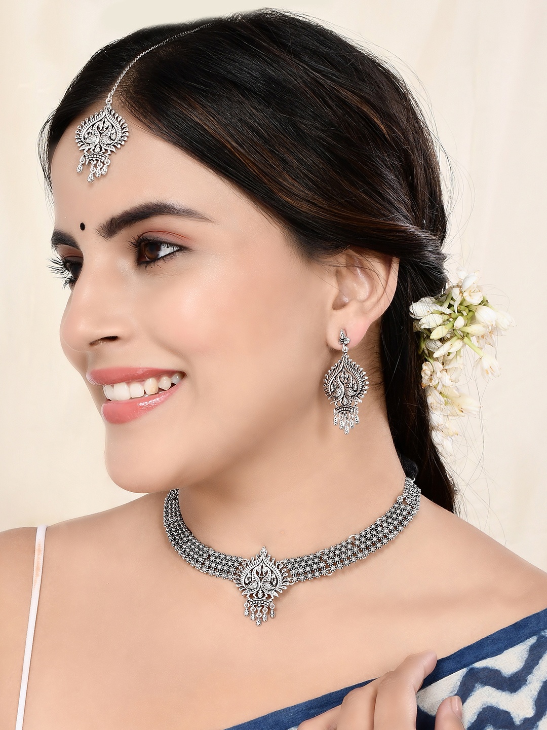 

Voylla Silver-Plated Stone Studded Jewellery Set