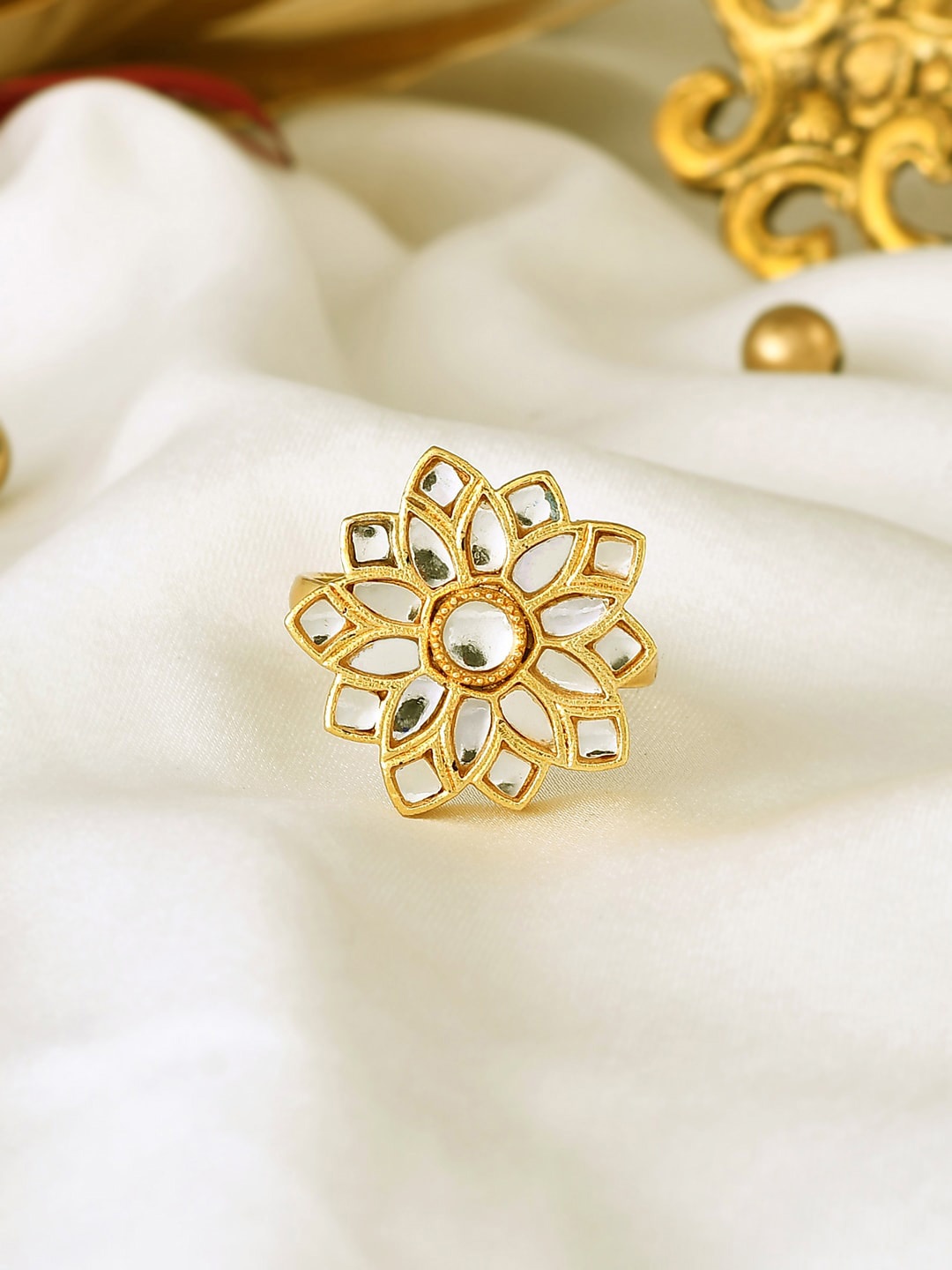 

Voylla Gold Plated Kundan Studded Ring