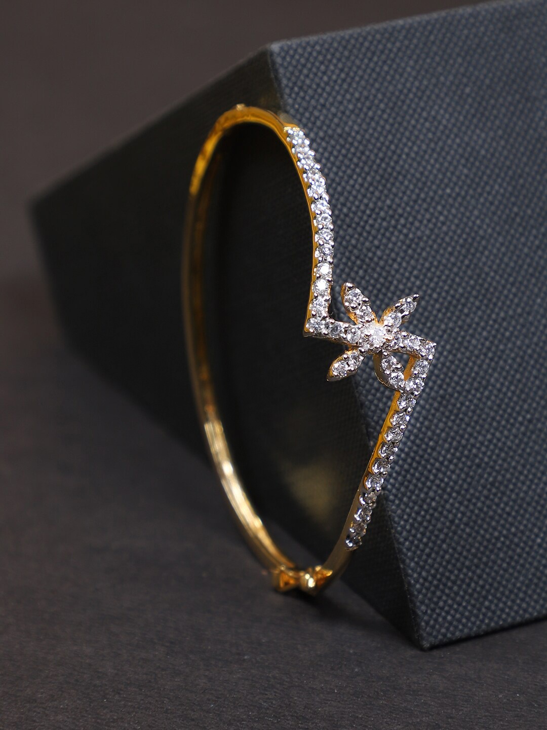 

FIROZA Women Brass Cubic Zirconia Gold-Plated Cuff Bracelet