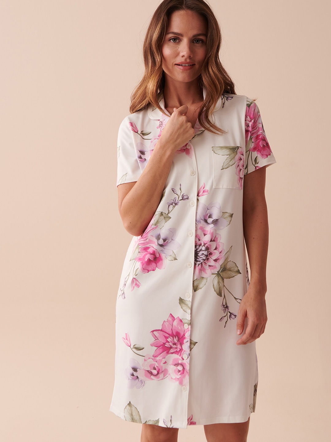 

La Vie en Rose Lapel Collar Printed Shirt Nightdress, White