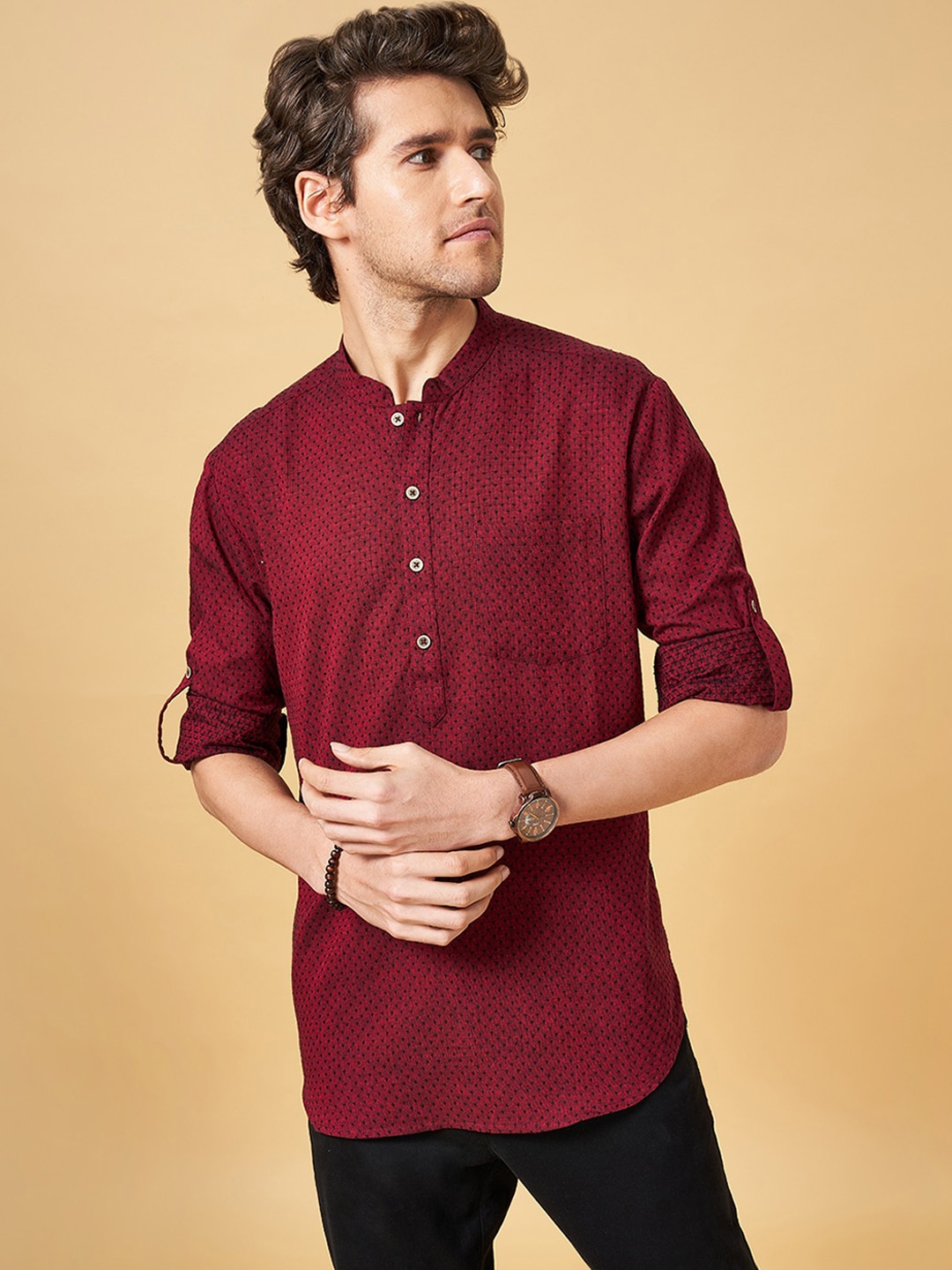 

indus route by Pantaloons Woven Design Mandarin Collar Roll-Up Sleeves Cotton Kurta, Red