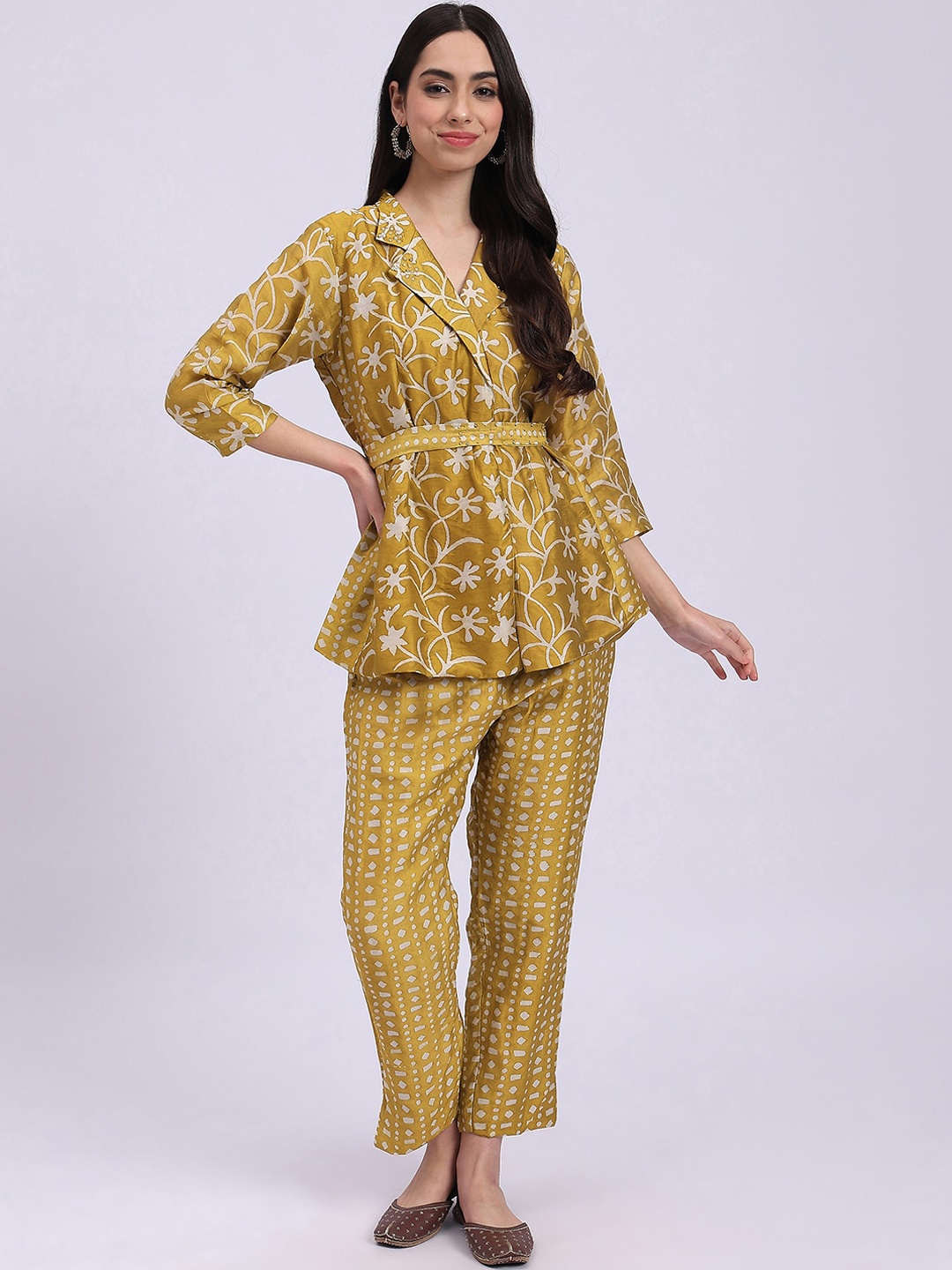 

Knitstudio Printed Notched Lapel Collar Top With Trousers, Mustard