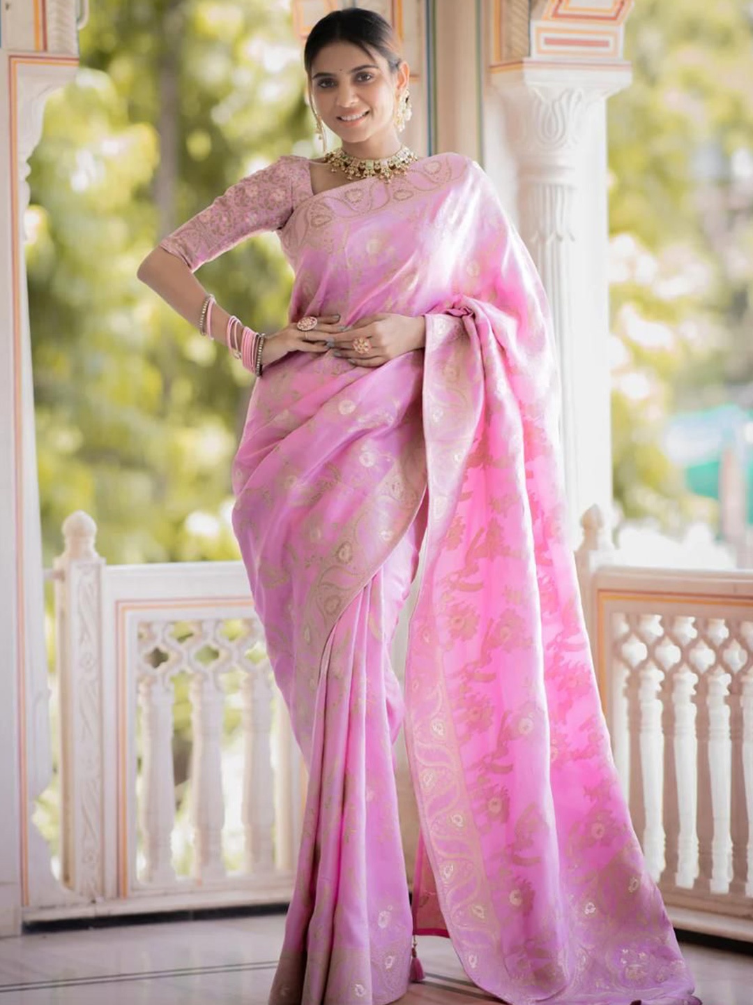 

PAVANPUTRA FAB Ethnic Motifs Woven Design Zari Banarasi Saree, Fuchsia