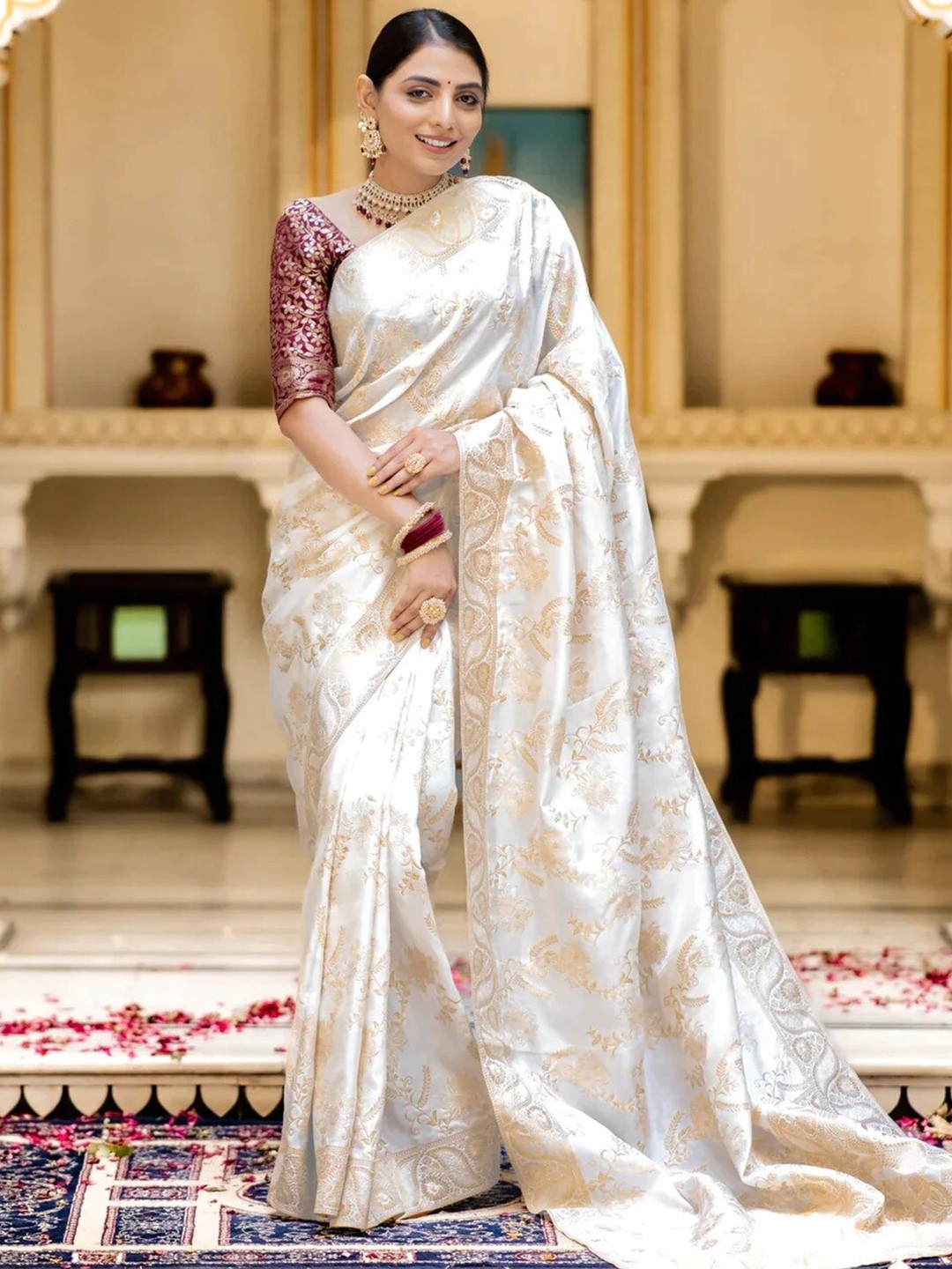 

PAVANPUTRA FAB Floral Woven Design Zari Banarasi Saree, Off white