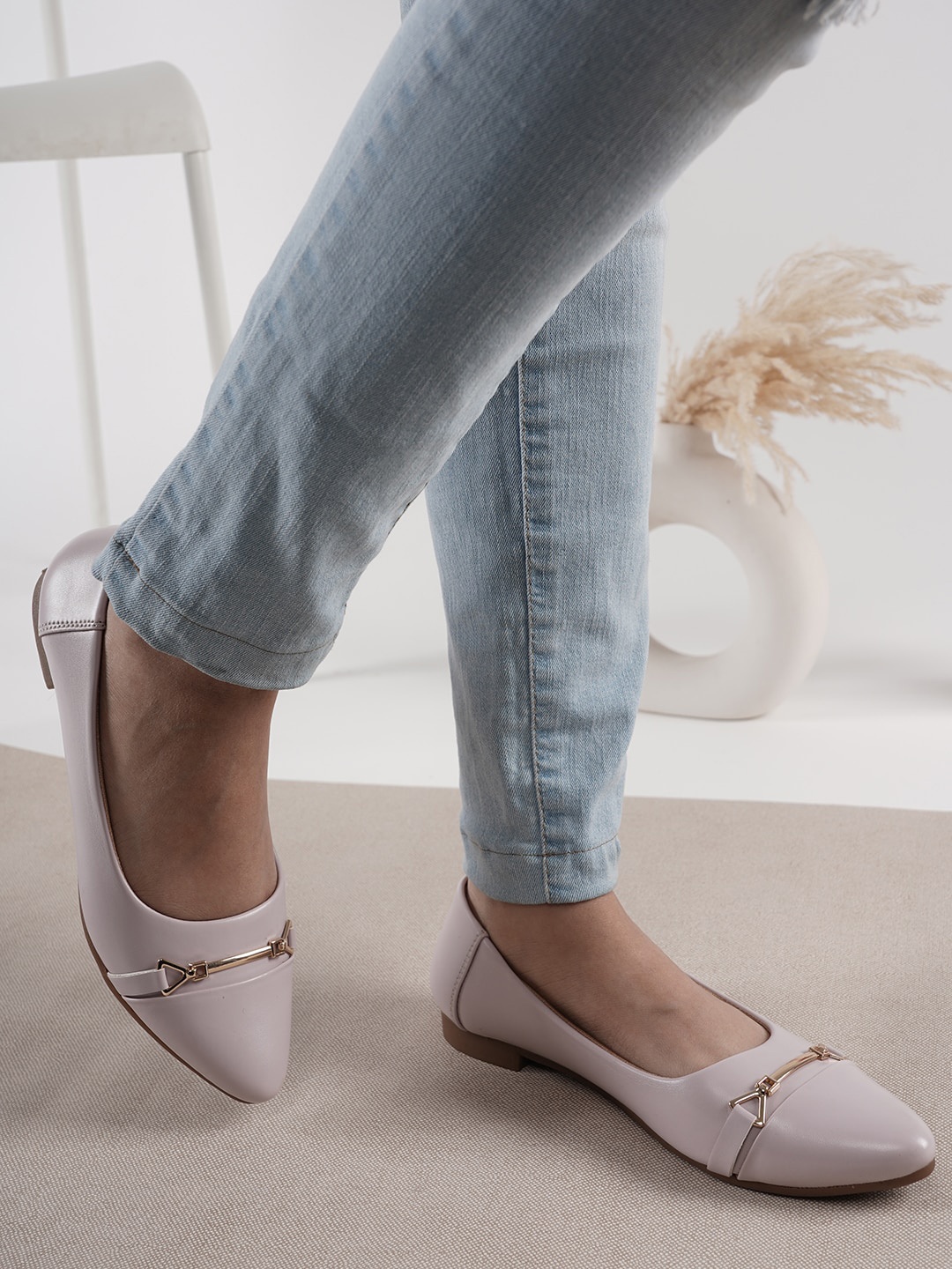 

DressBerry Purple Buckle Detailed Ballerinas