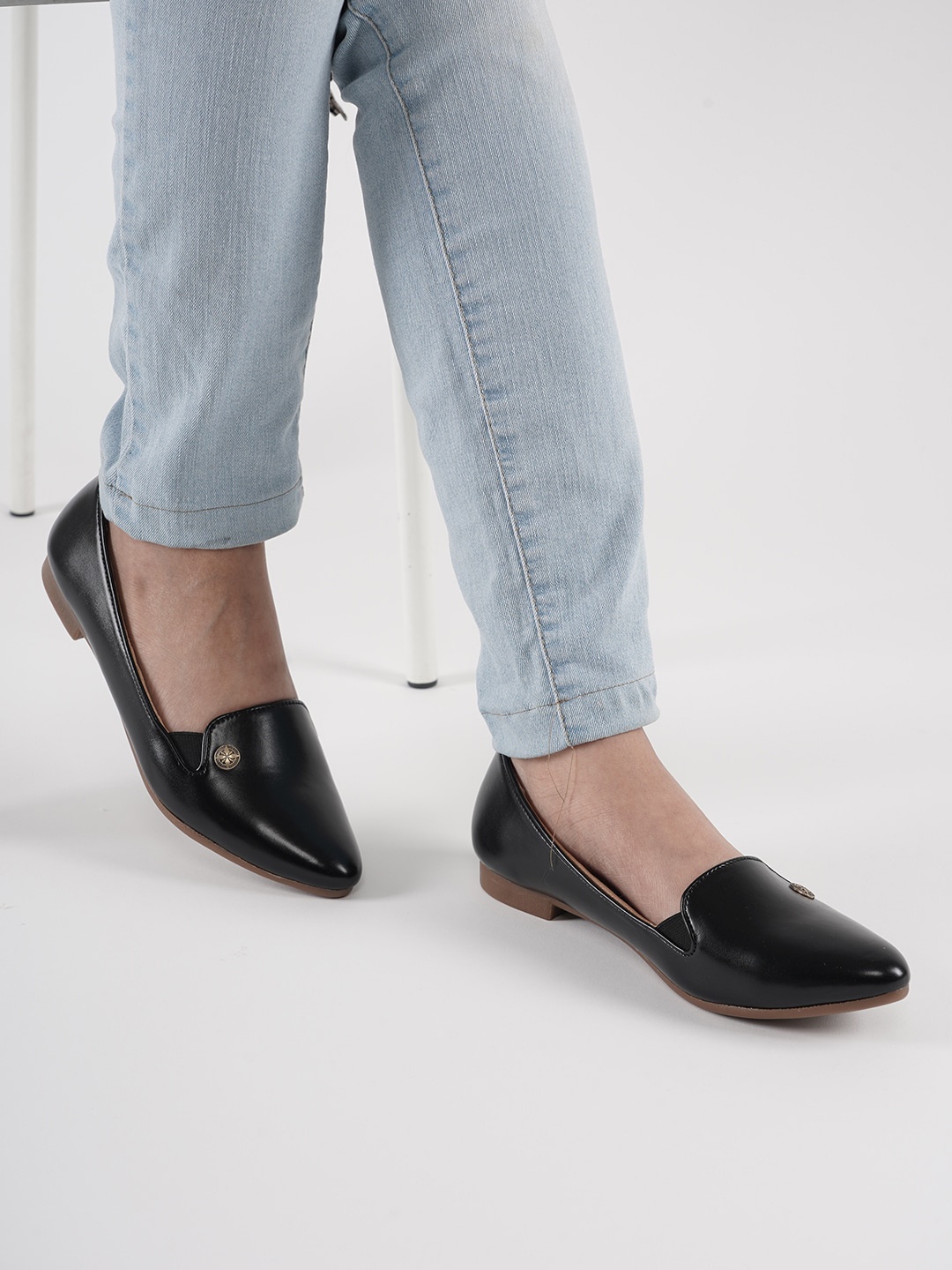 

DressBerry Black Pointed Toe Ballerinas