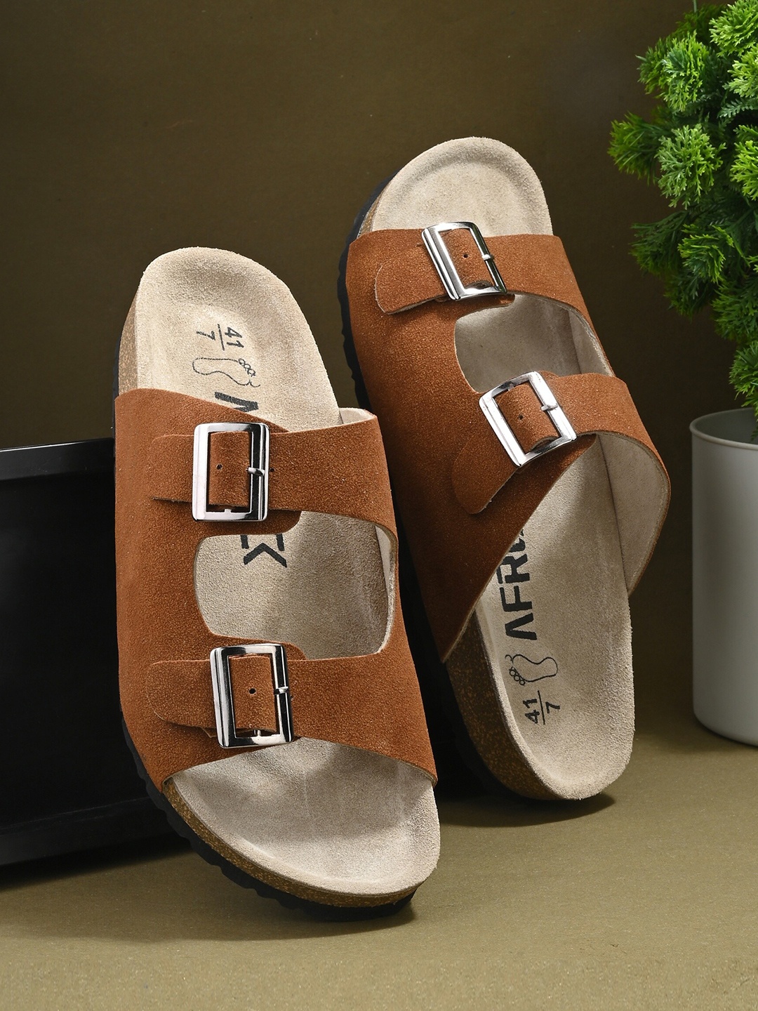 

AfroJack Men Buckle Detailed Leather Sliders, Tan