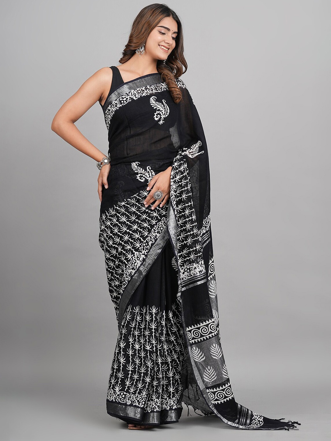 

SHOOLIN Ethnic Motifs Zari Pure Cotton Saree, Black