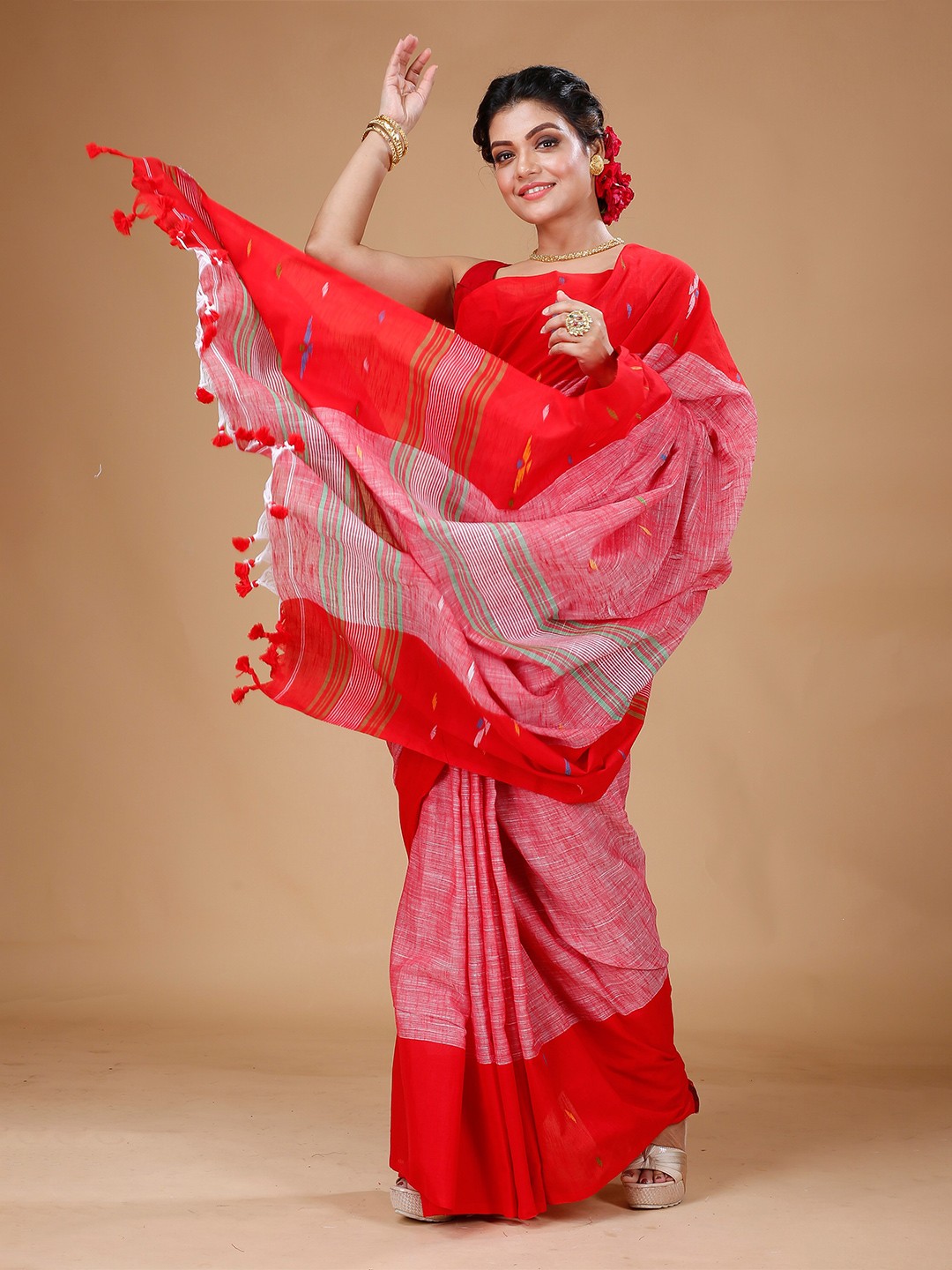 

Bong ButiQ Woven Design Pure Cotton Khadi Saree, Red
