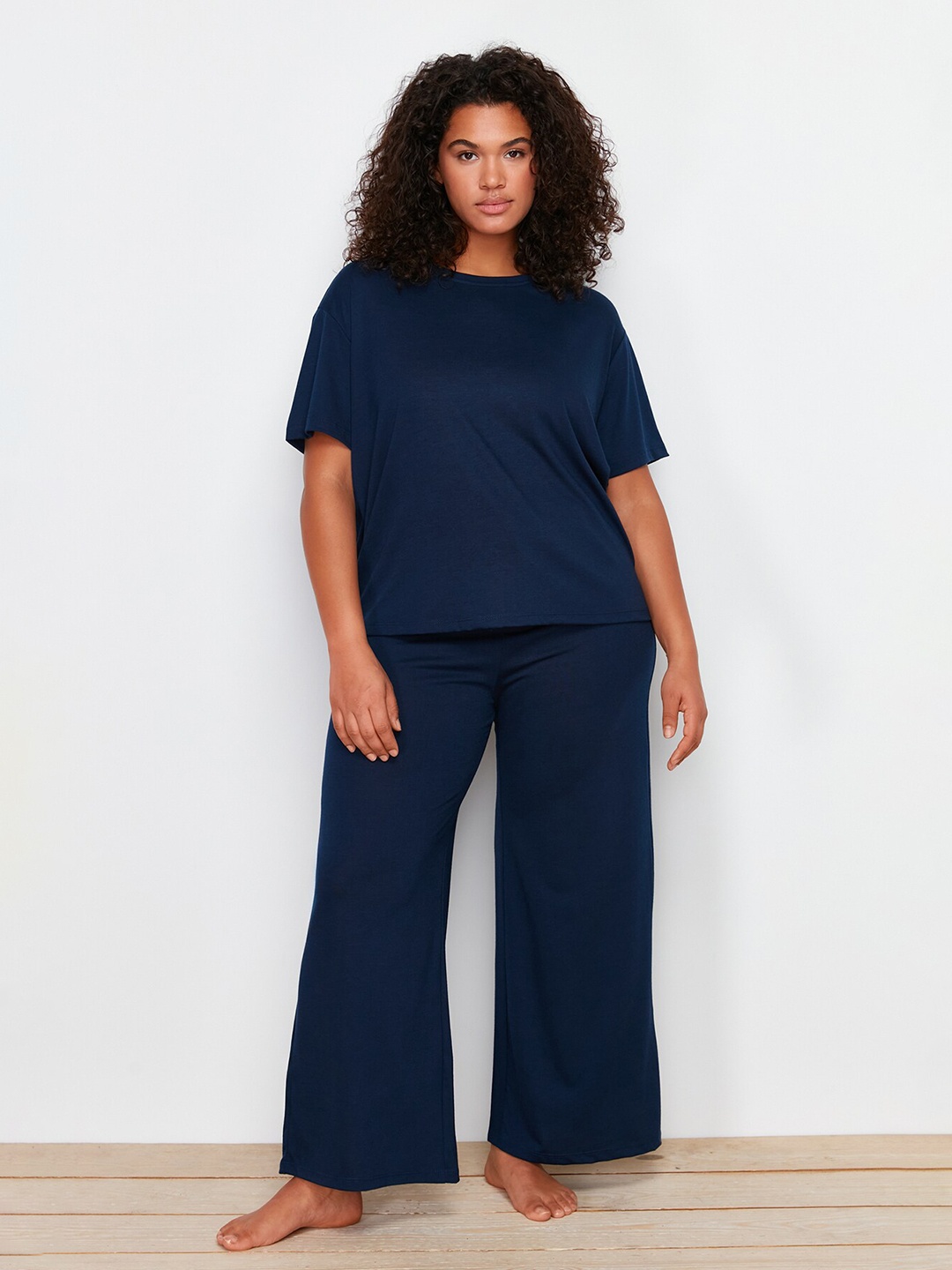 

Trendyol Round Neck T-Shirt & Lounge Pants Night Suits, Navy blue