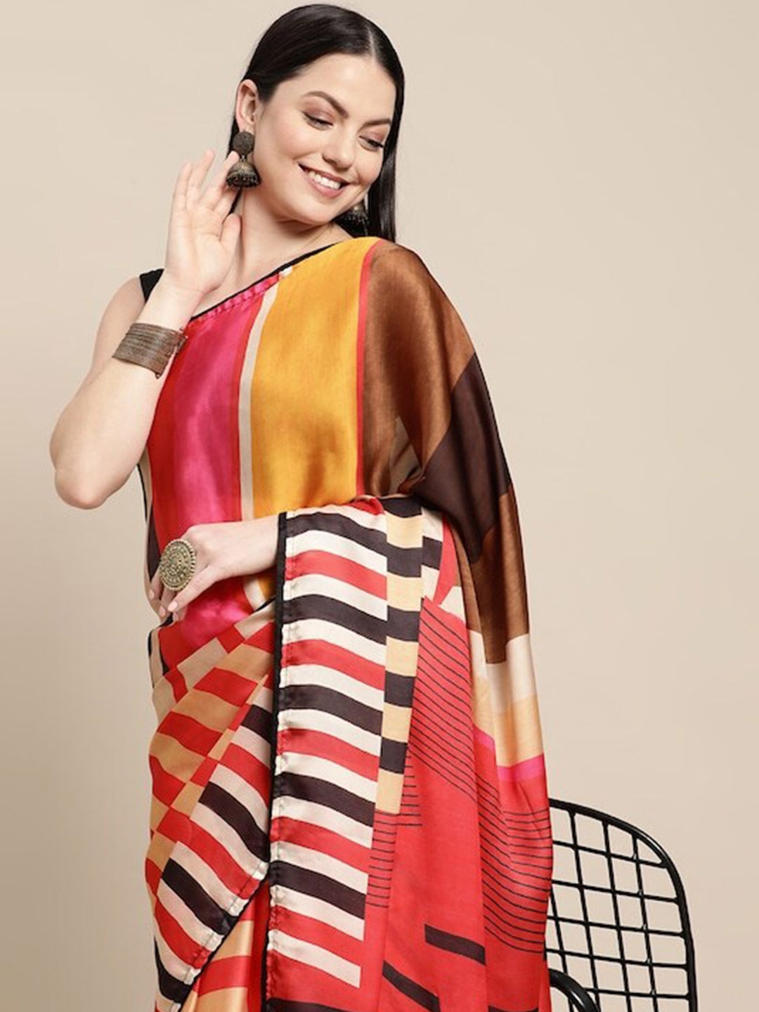 

Mitera Abstract Printed Satin Saree, Red