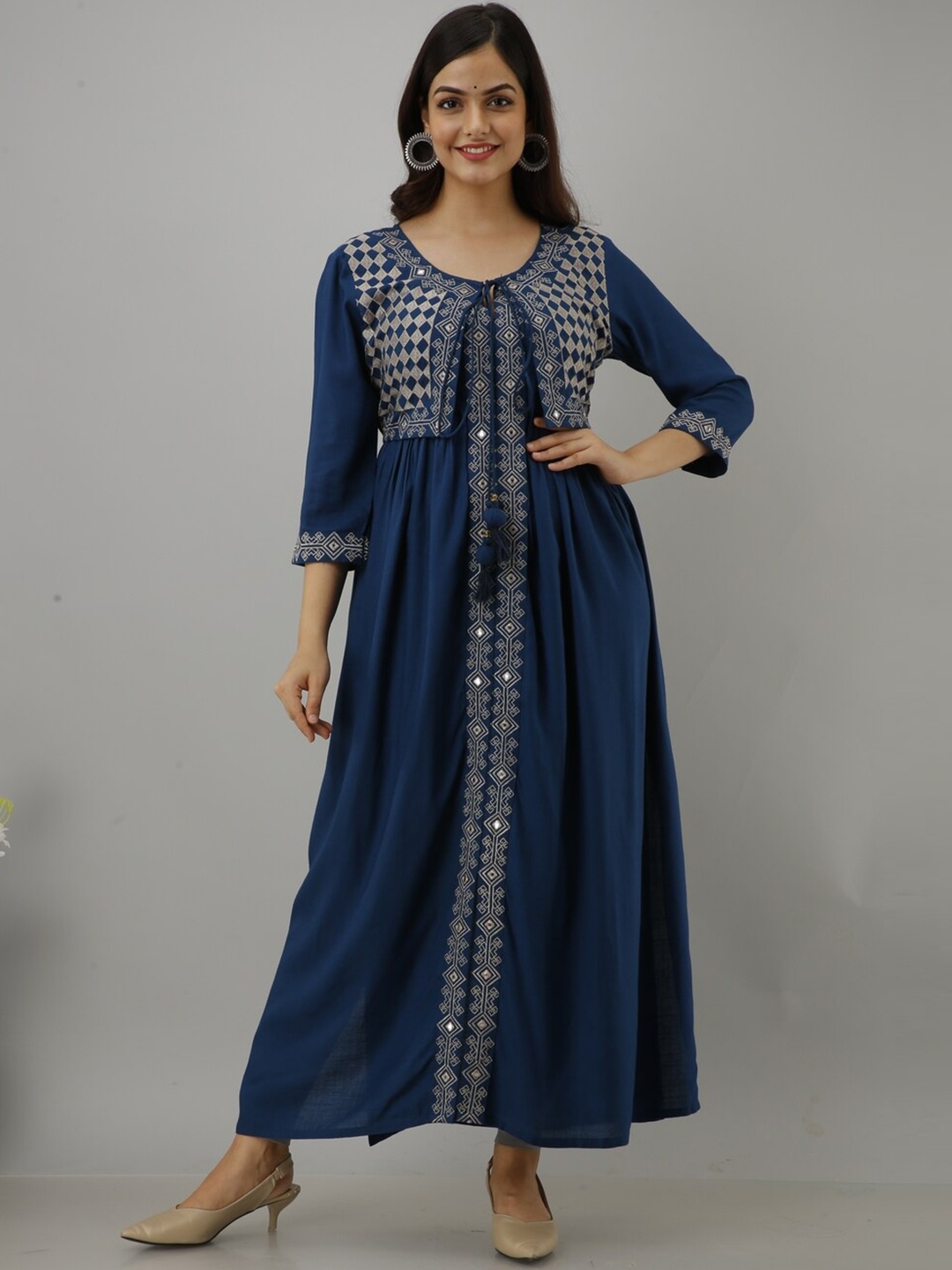 

ftDiva Geometric Printed Round Neck Three-Quarter Sleeves Anarkali Kurta, Teal