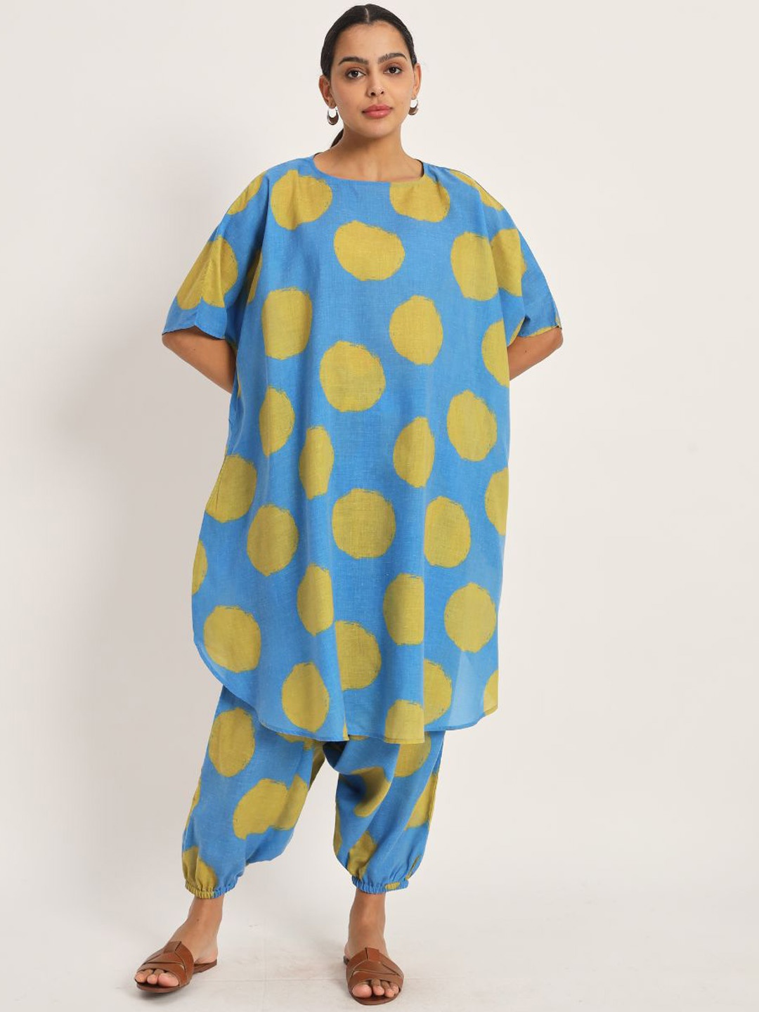 

FABNEST Geometric Printed Flared Sleeves Straight Kurta With Salwar, Green
