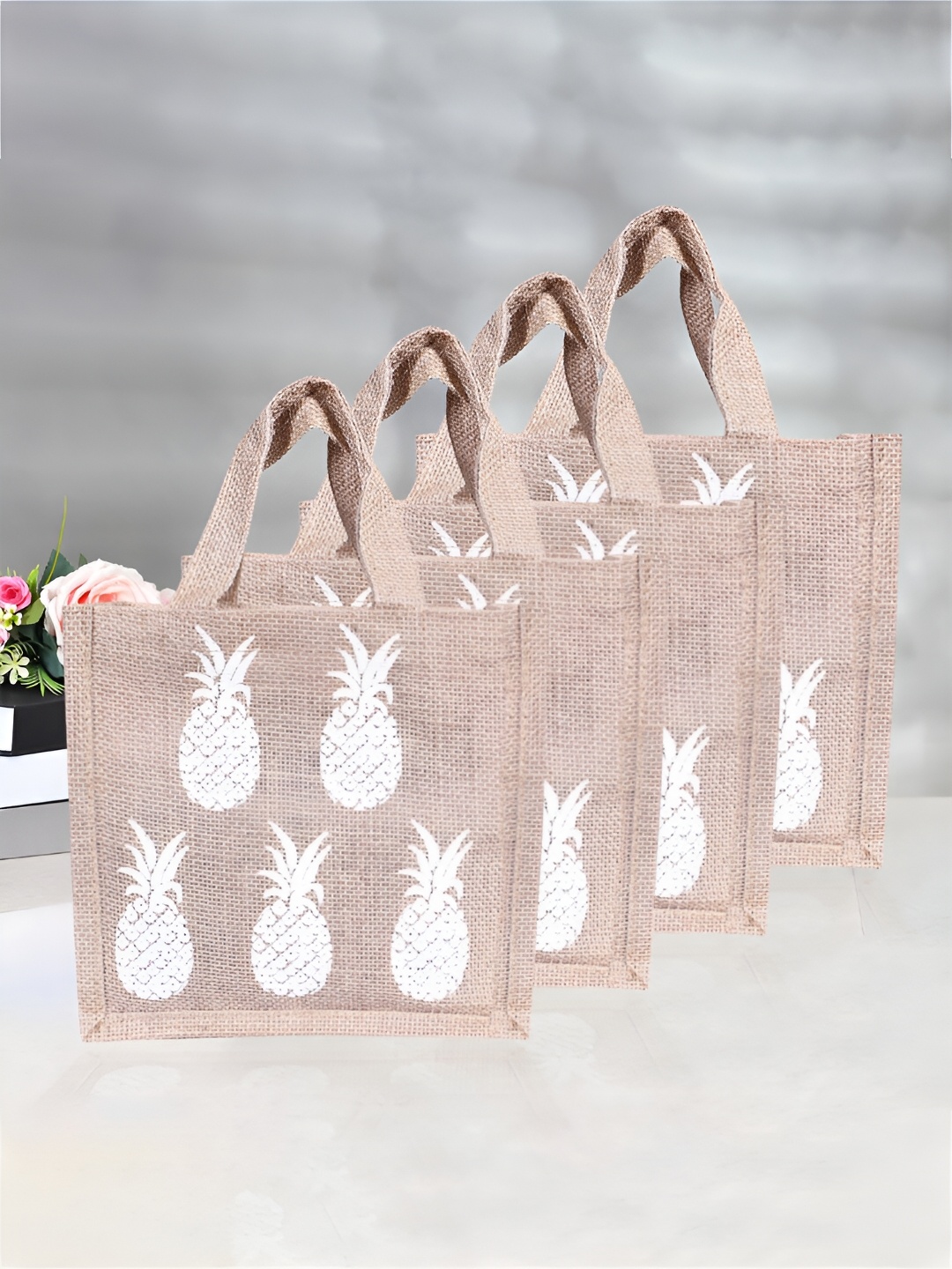 

Kuber Industries Set of 4 Printed Lunch bags, Brown