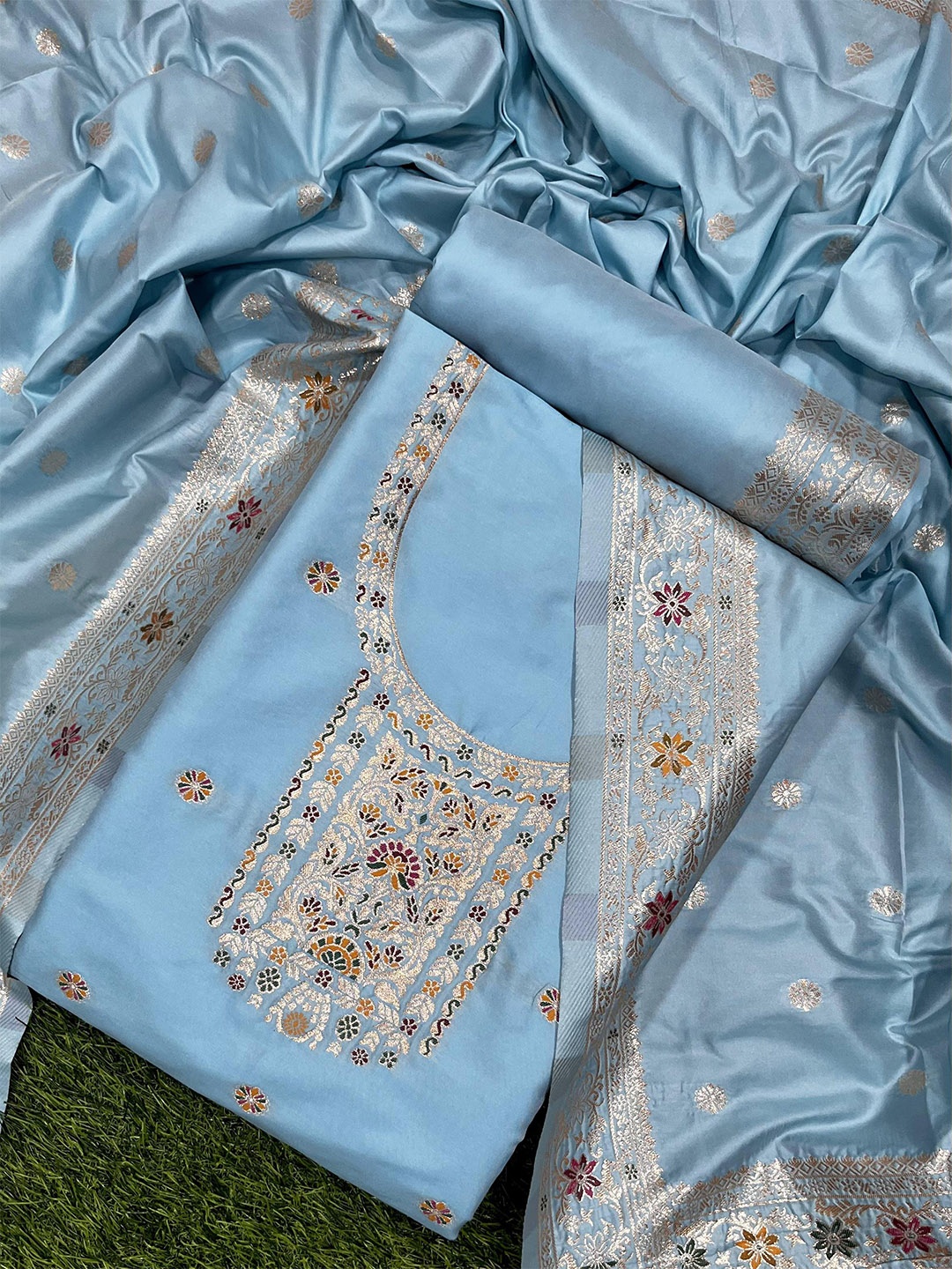 

ZARIMO Ethnic Motifs Woven Design Zari Pure Silk Unstitched Dress Material, Sea green