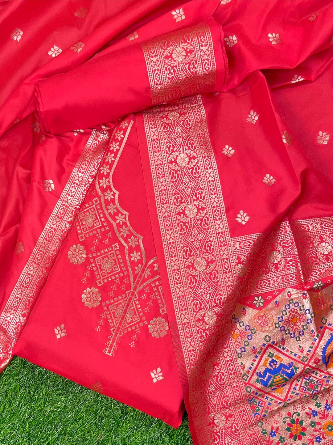 

ZARIMO Pure Silk Unstitched Dress Material, Red