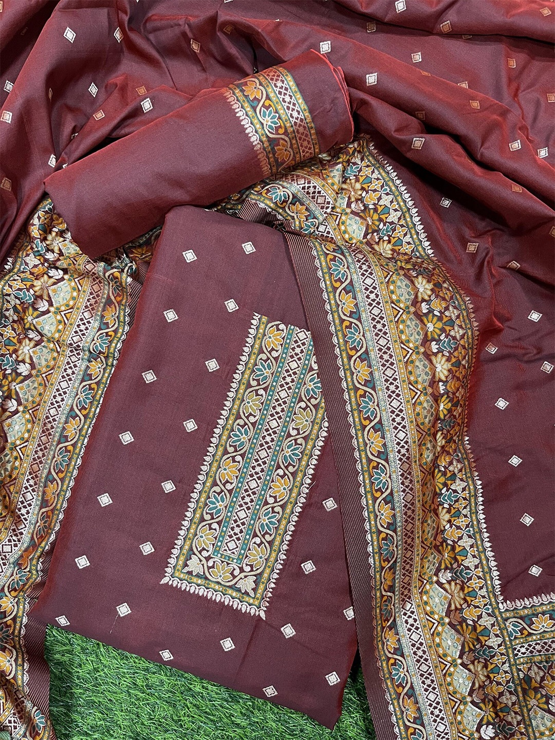 

ZARIMO Ethnic Woven Design Pure Silk Unstitched Dress Material, Maroon