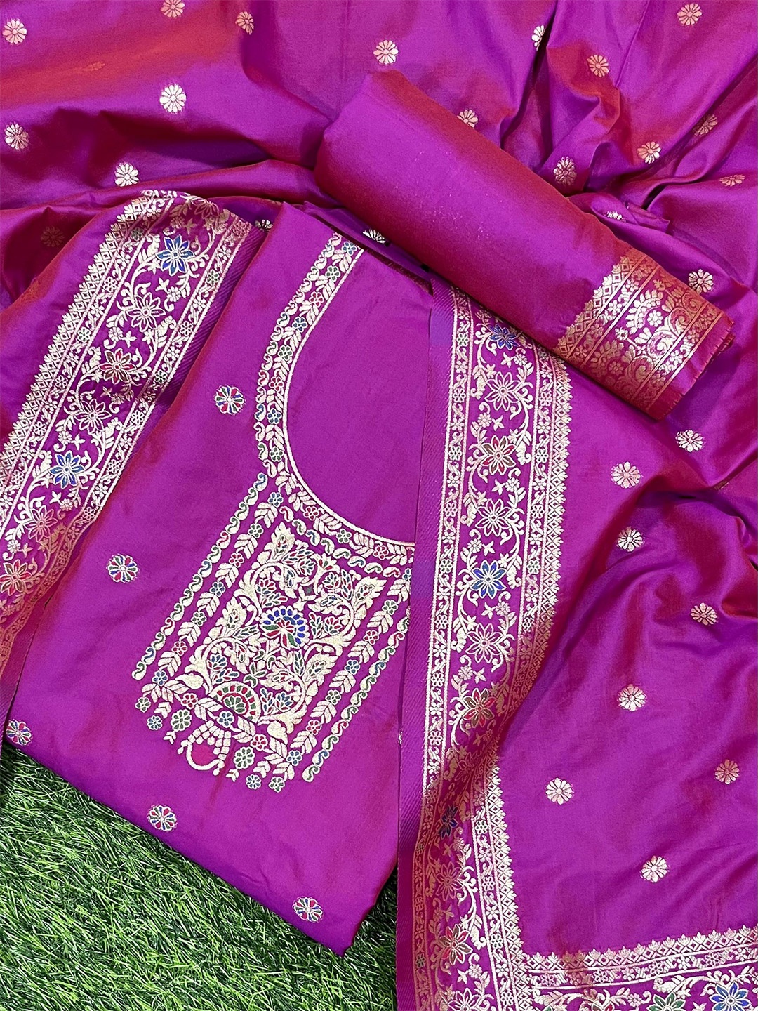 

ZARIMO Ethnic Woven Design Pure Silk Unstitched Dress Material, Burgundy