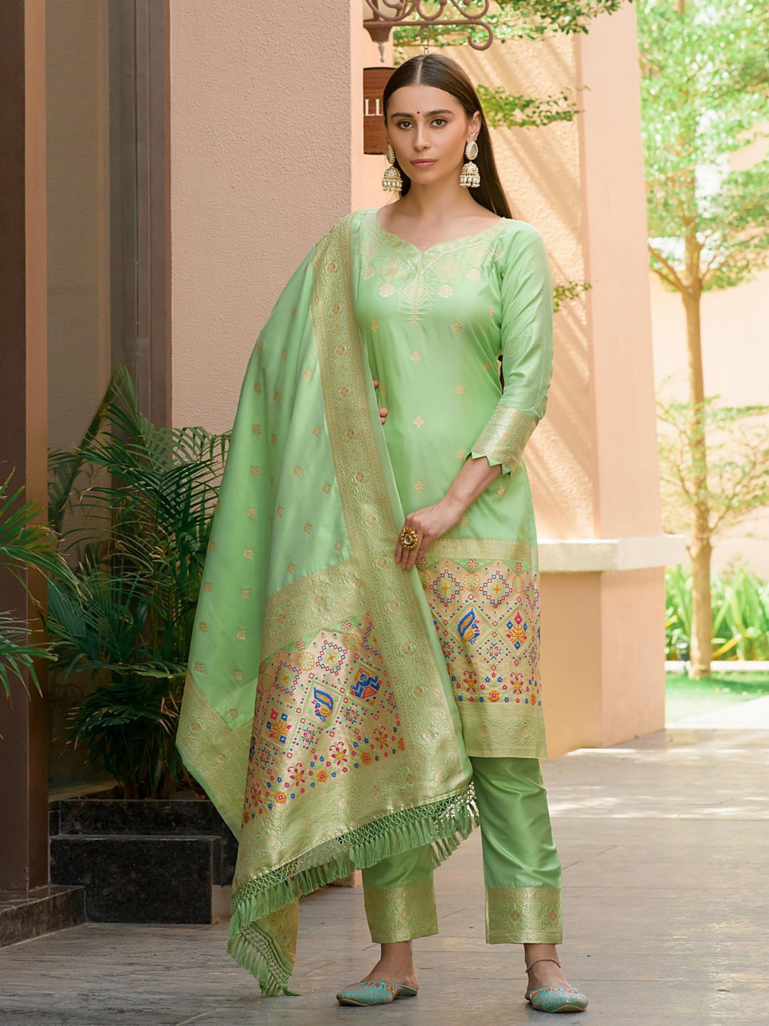 

ZARIMO Pure Silk Unstitched Dress Material, Green