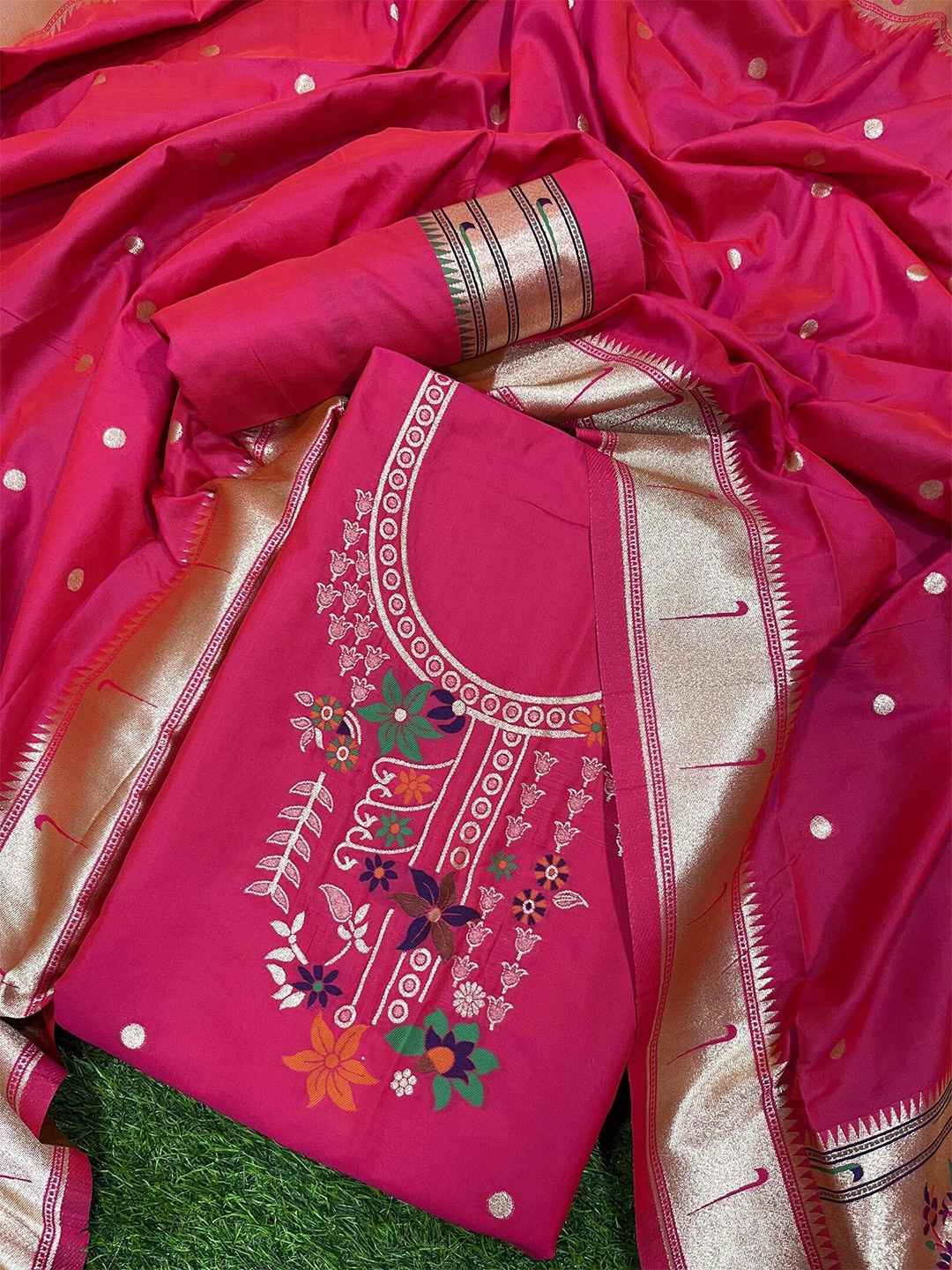 

ZARIMO Pure Silk Unstitched Dress Material, Pink