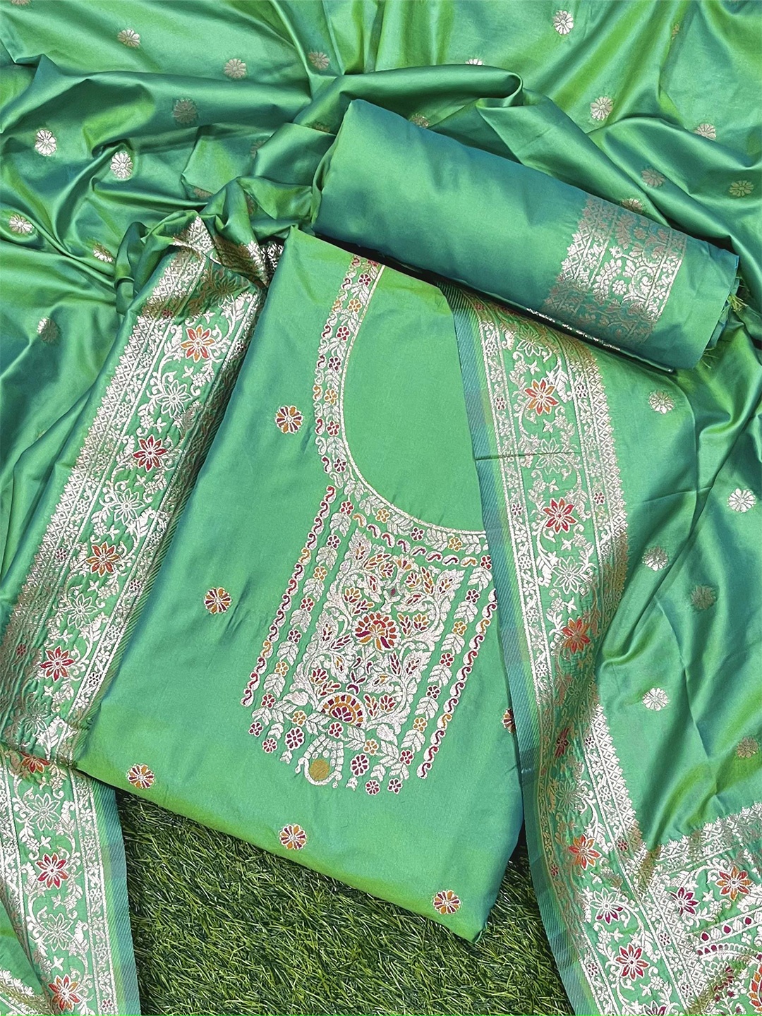 

ZARIMO Ethnic Motifs Woven Design Zari Pure Silk Unstitched Dress Material, Green